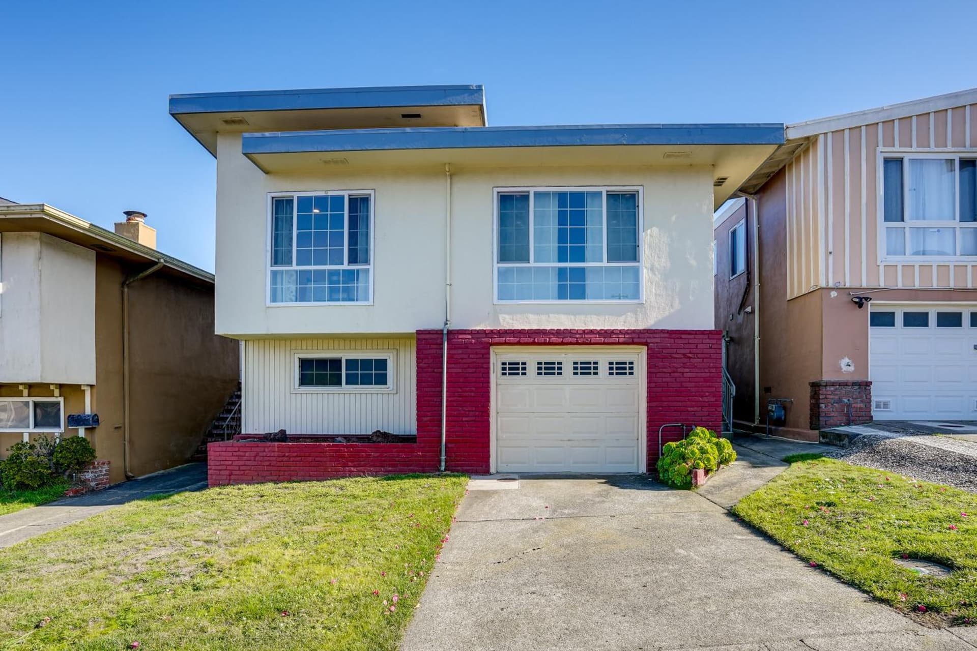 Easy SF Access! Spacious Family Home w/ Yard