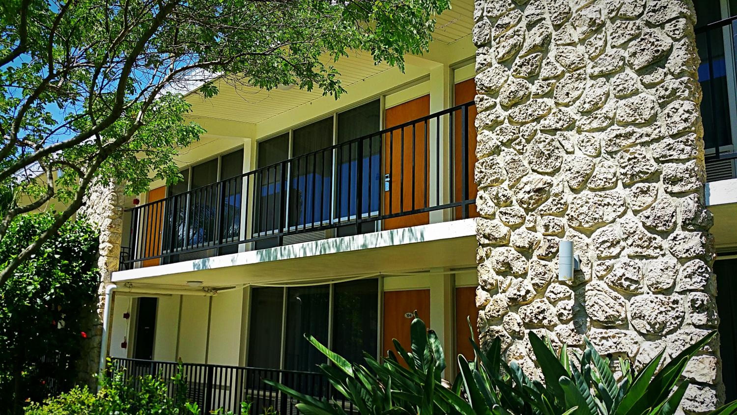 Dolphin Key Resort - Cape Coral