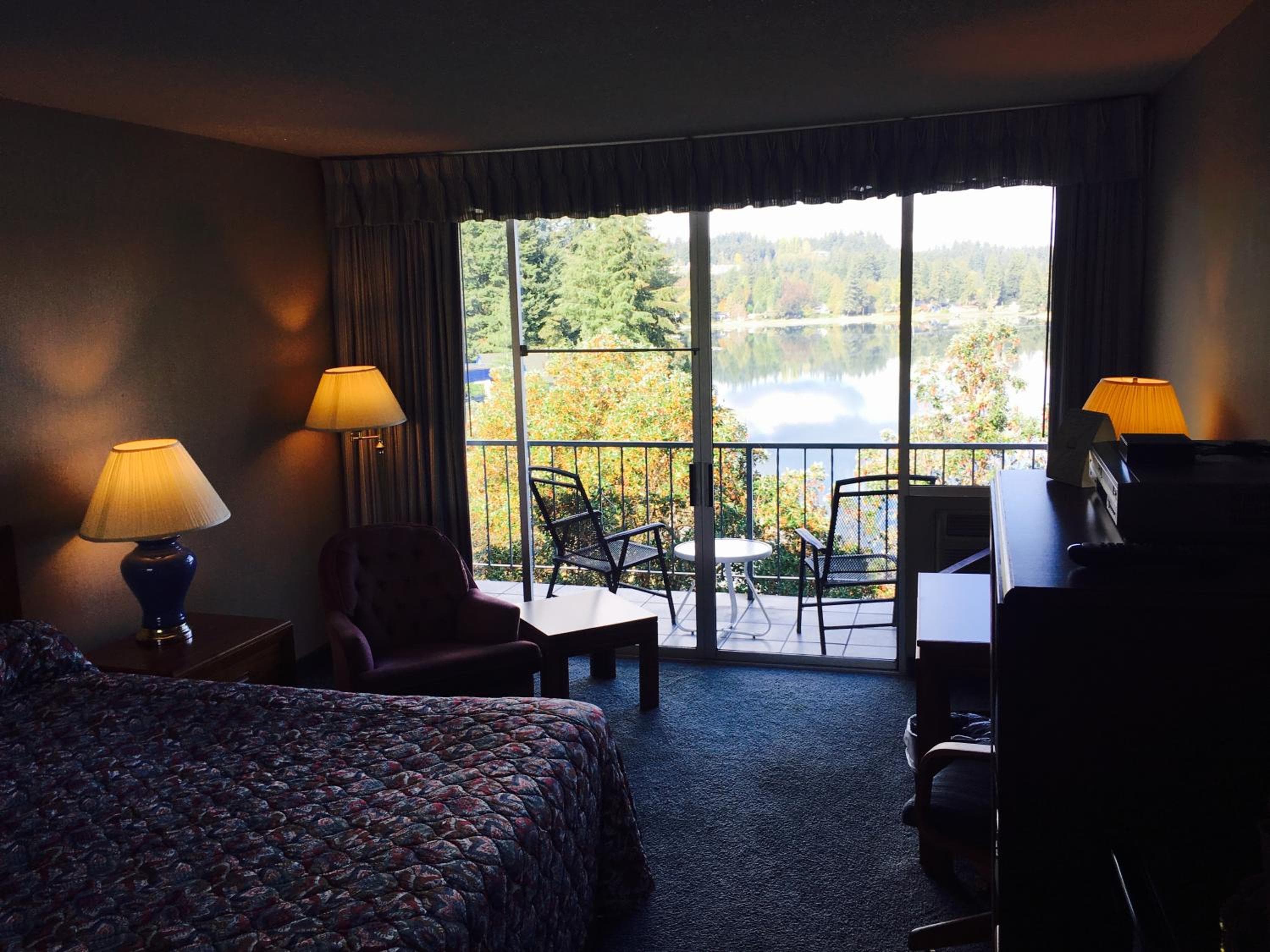 Flagship Inn