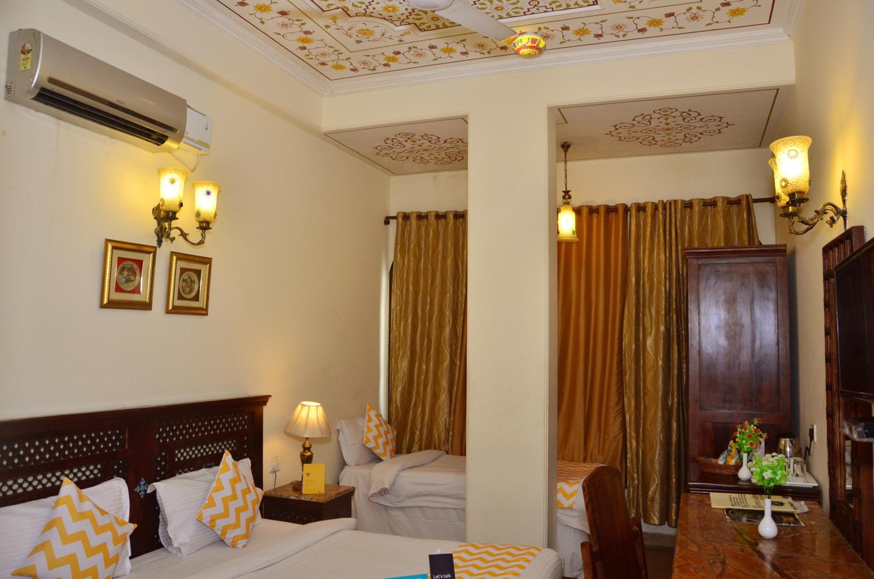 Hotel Rajputana Haveli - Near Jal Mahal - Jaipur