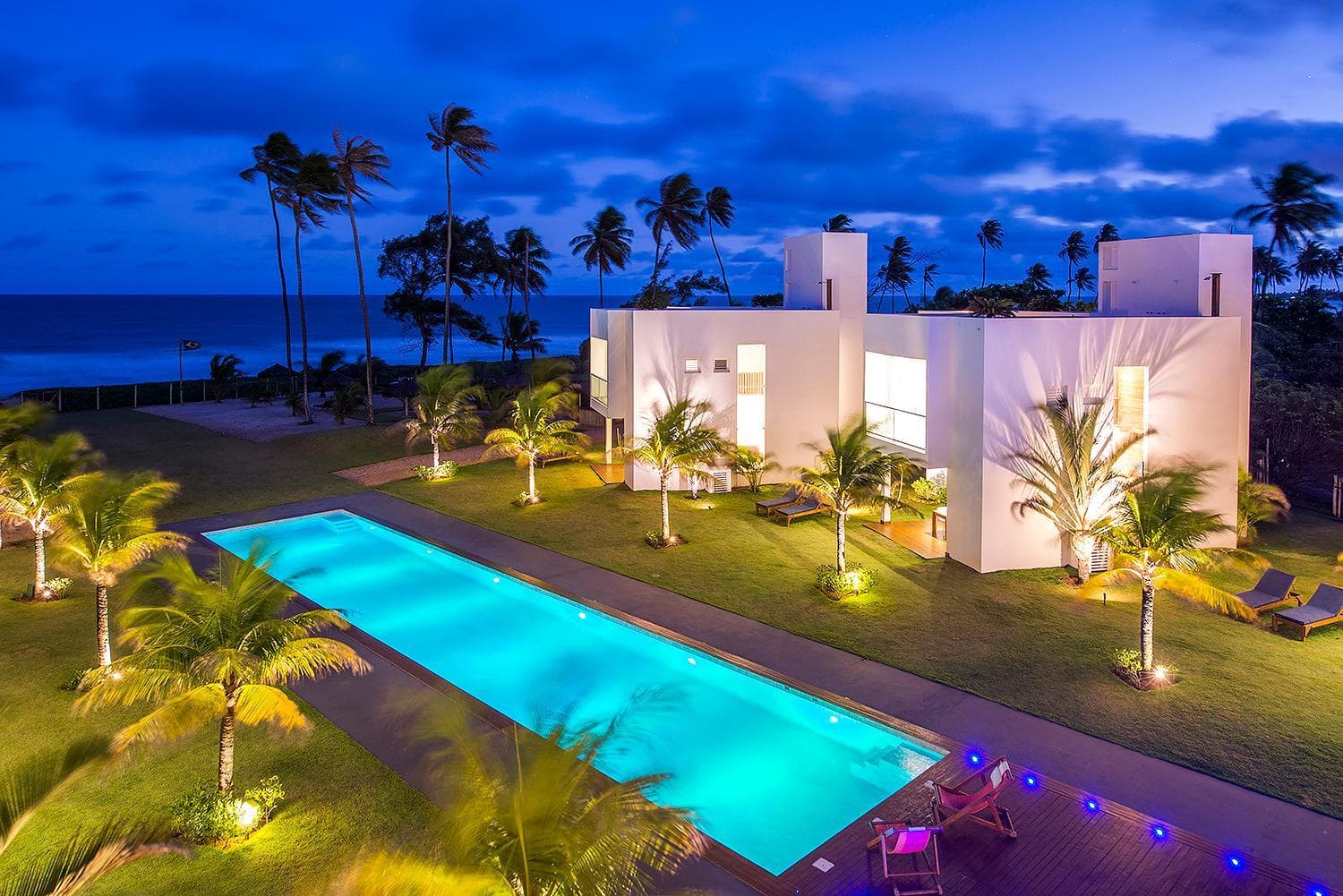 B Blue Beachouses