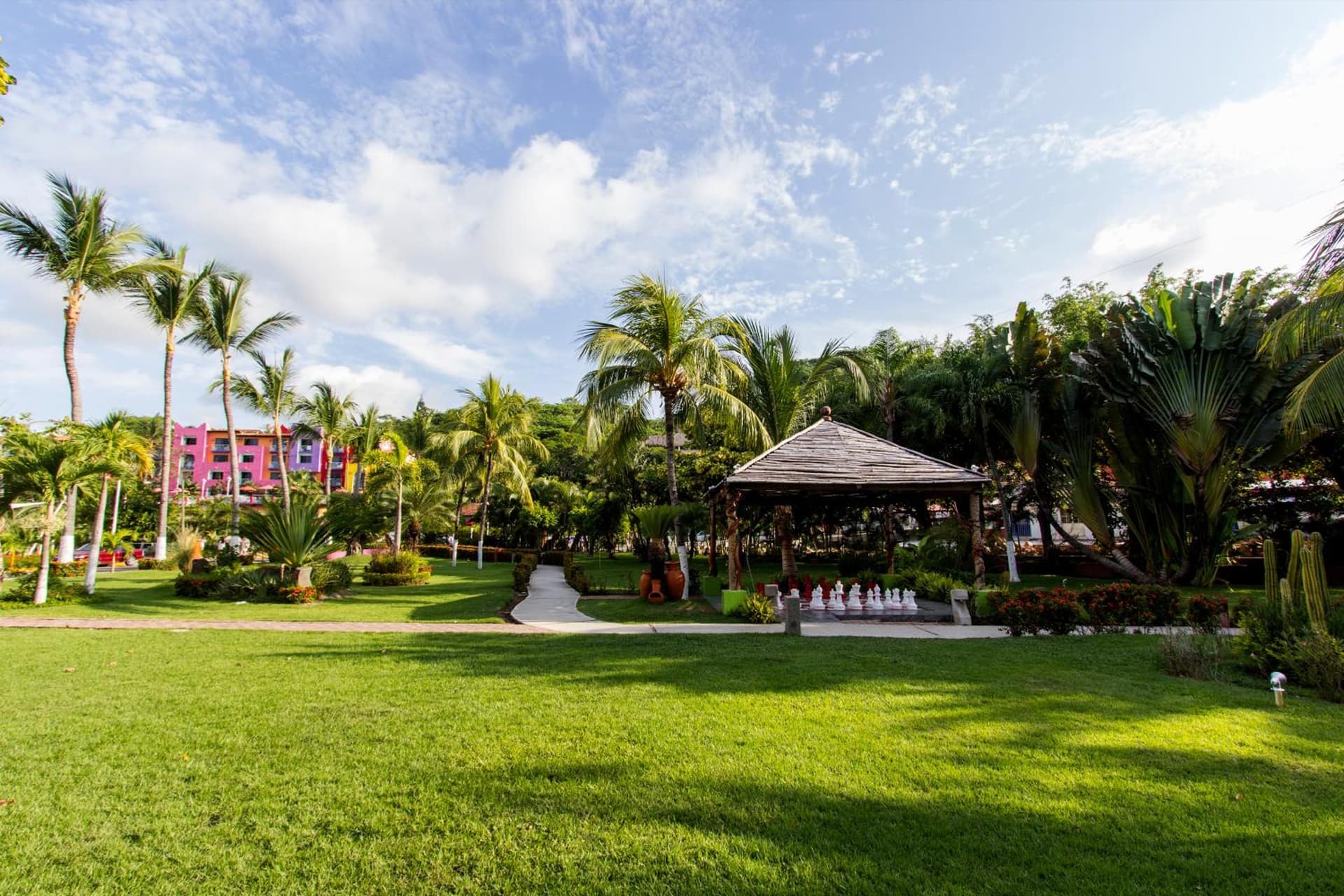Decameron Los Cocos Guayabitos, Ramada All-Inclusive Resort