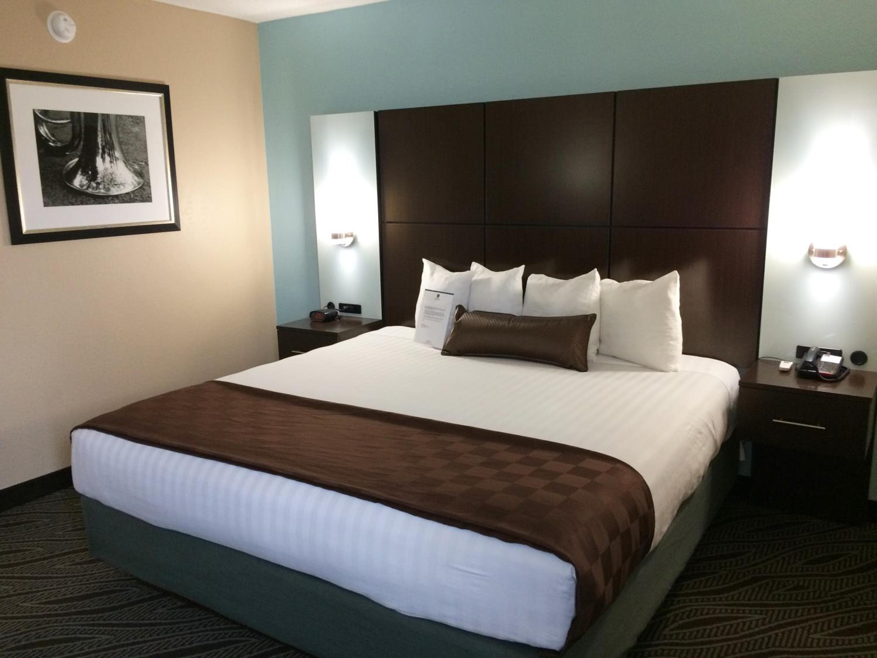 Best Western Plus Galleria Inn & Suites
