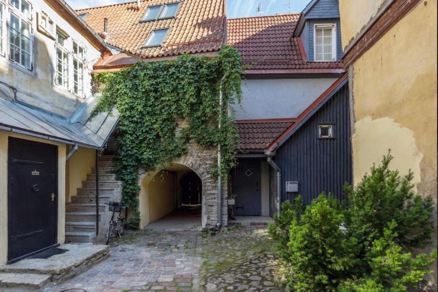 Blacksmith Old Town Apartments