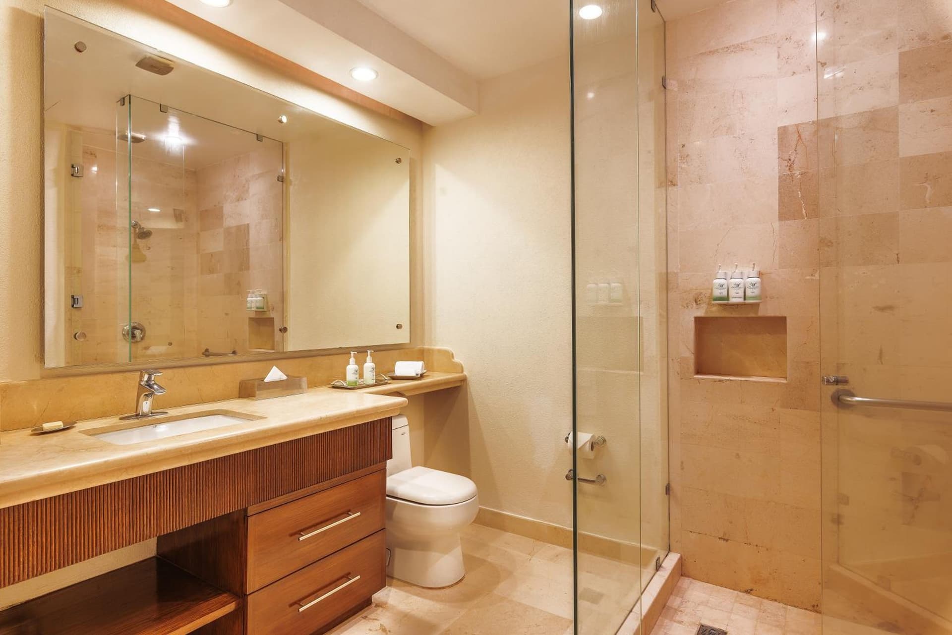 Grand Miramar All Luxury Suites & Residences