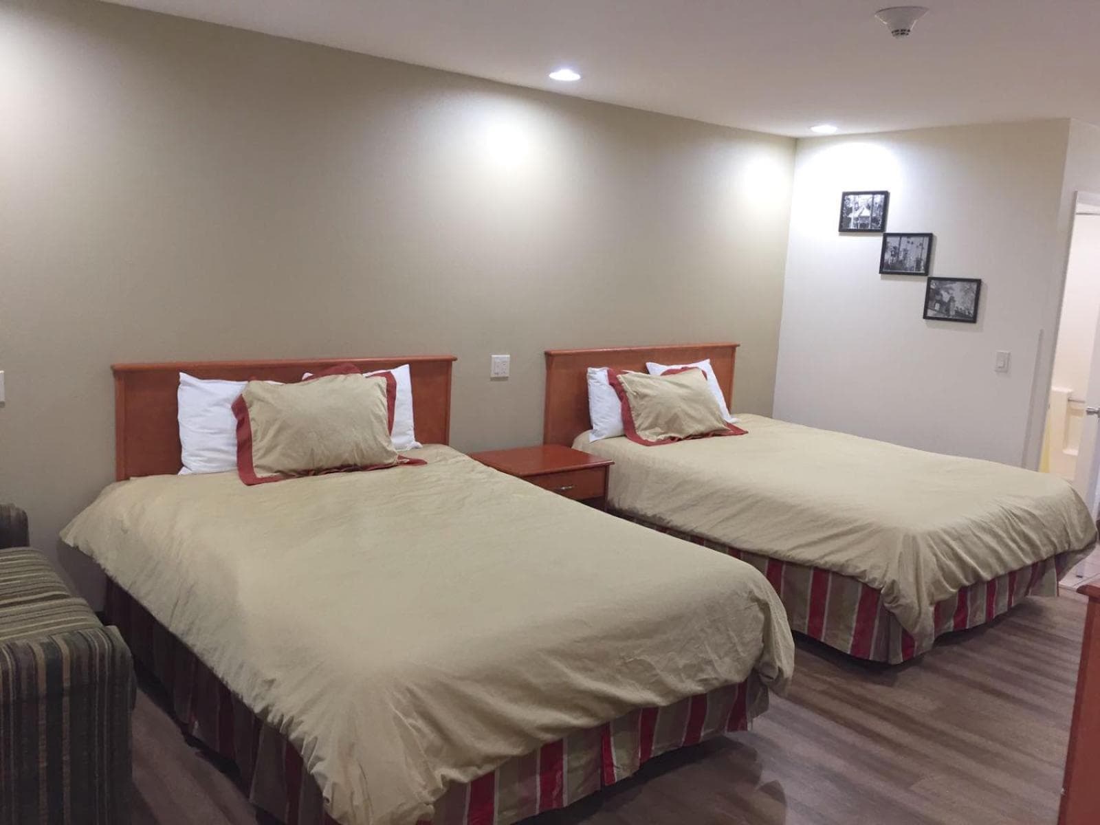 Simply Home Inn & Suites - Riverside