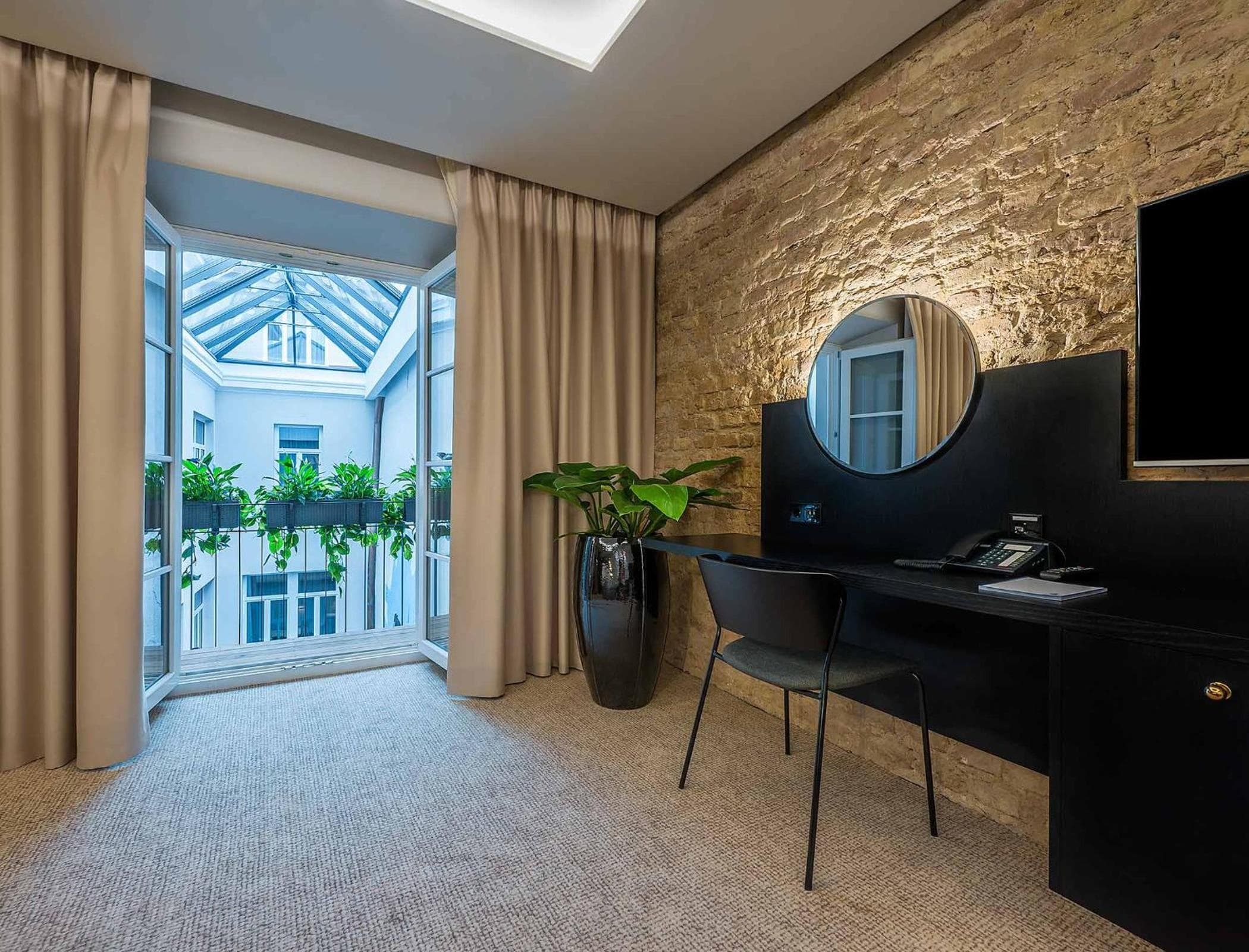 Artagonist Art Hotel