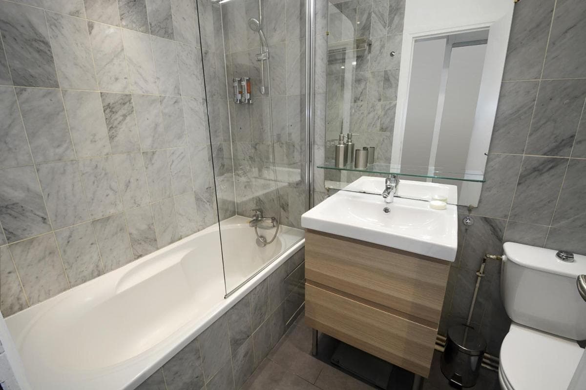 HolidaysInParis - Bourg Tibourg