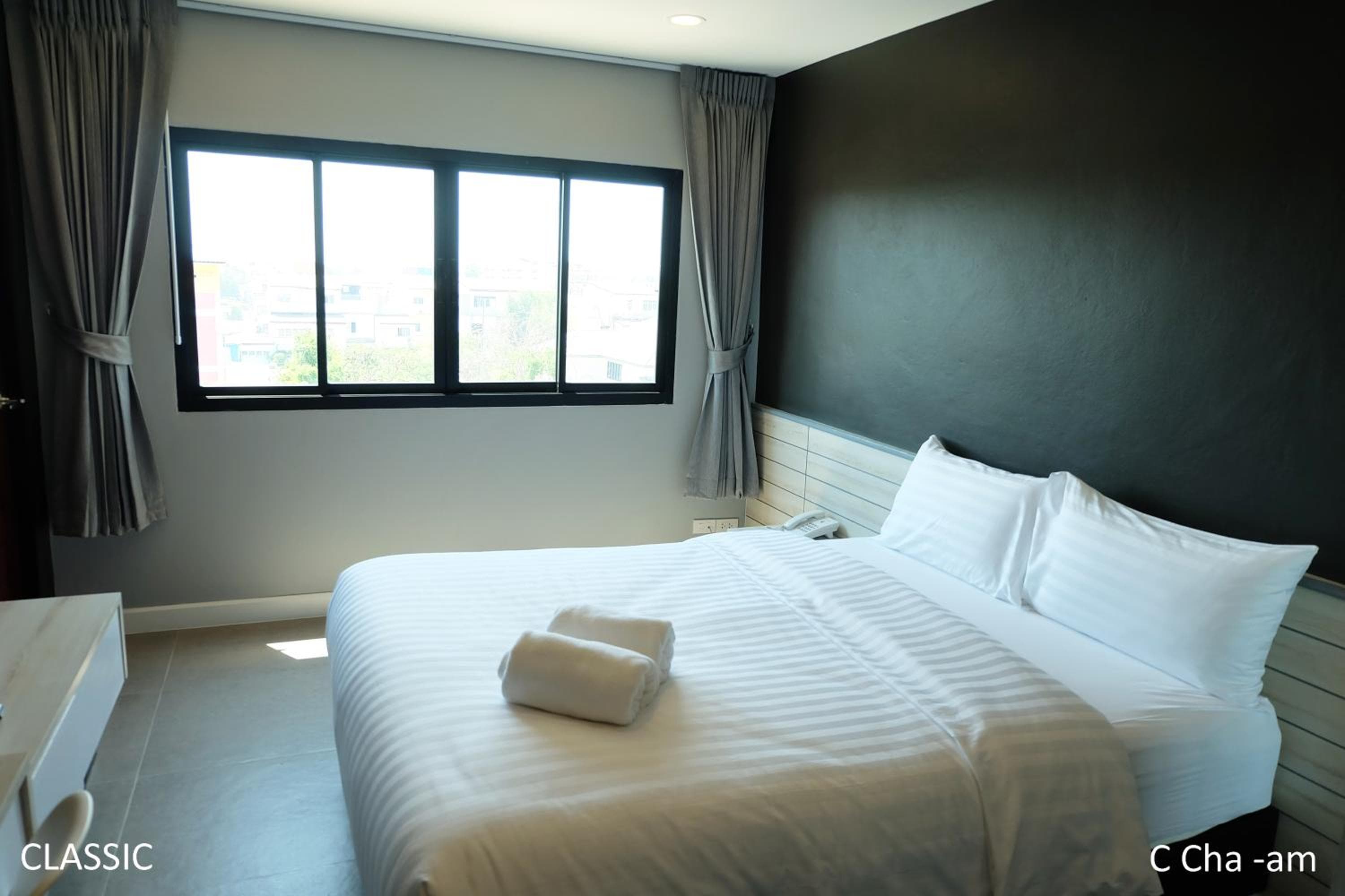 C Cha-Am Hotel
