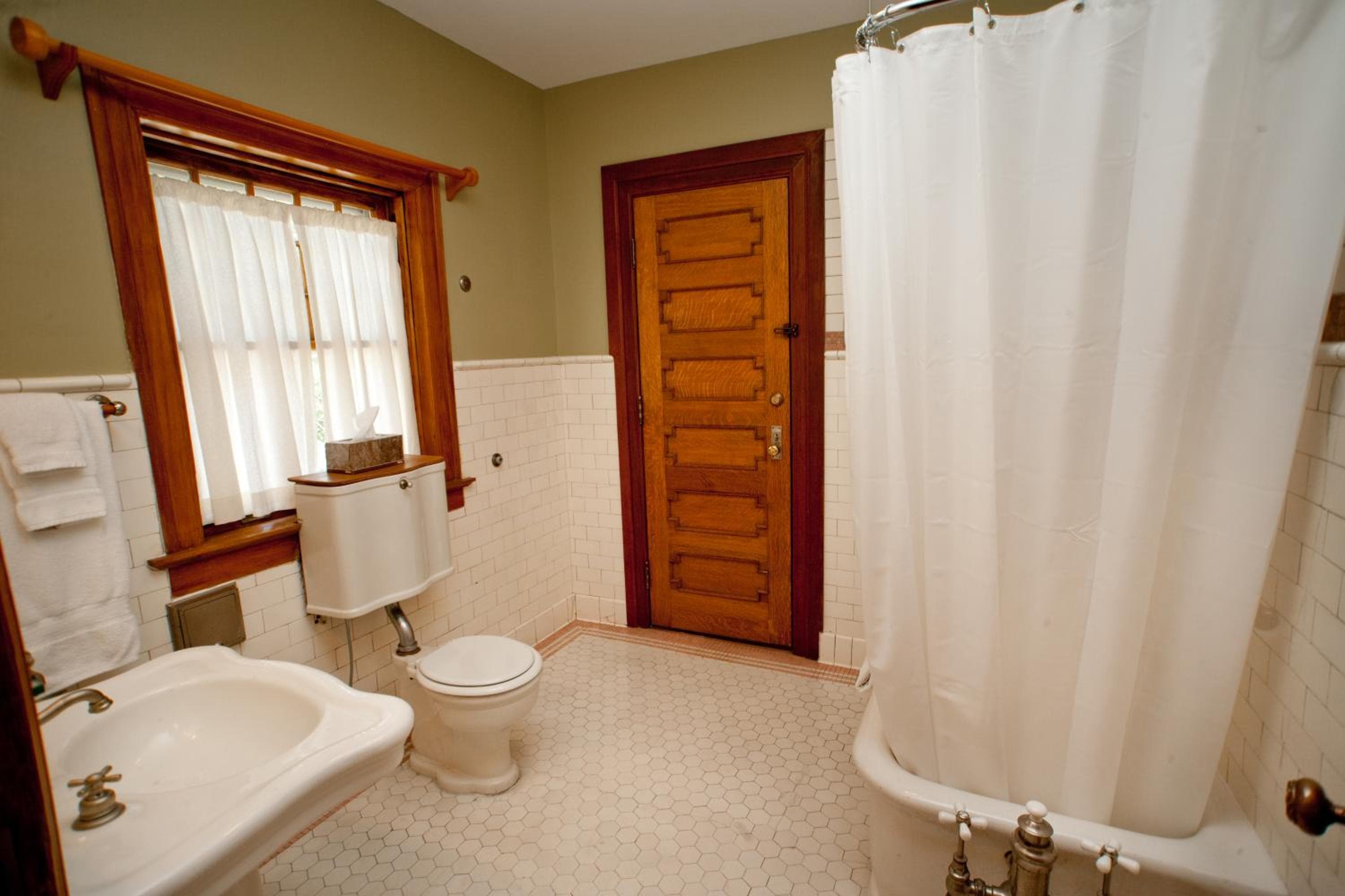 Showers Inn