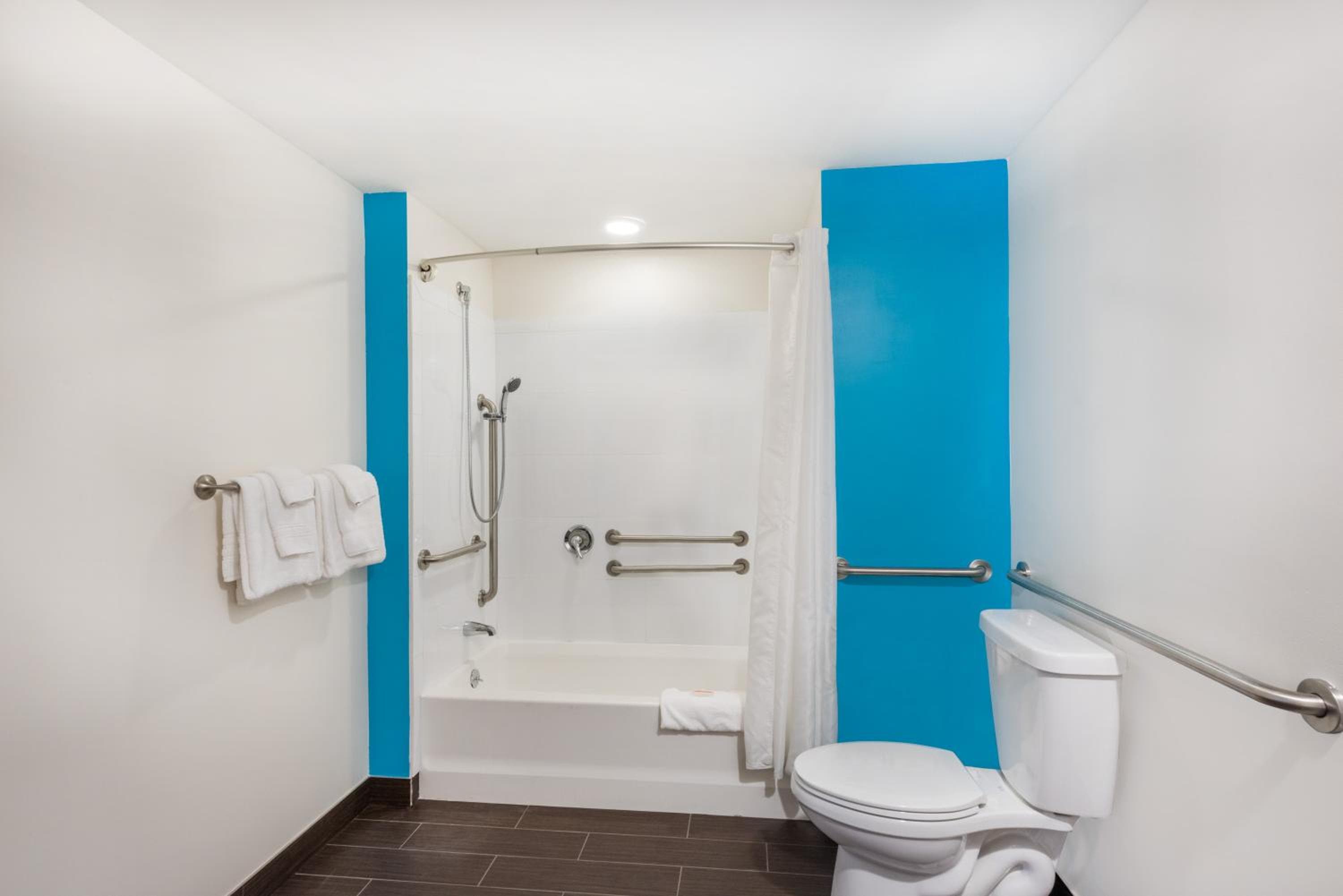 Howard Johnson by Wyndham Quincy/ Boston