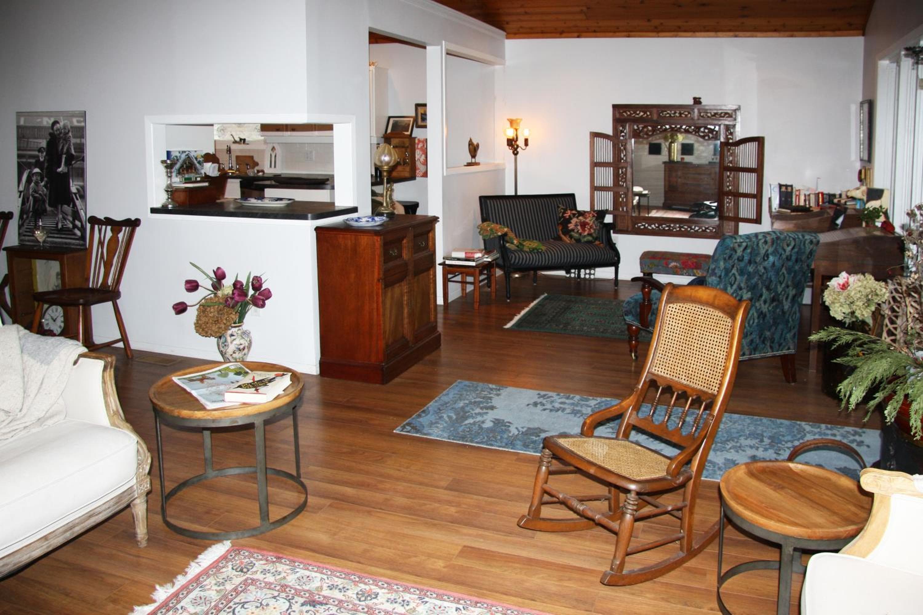2 Moon Cottage