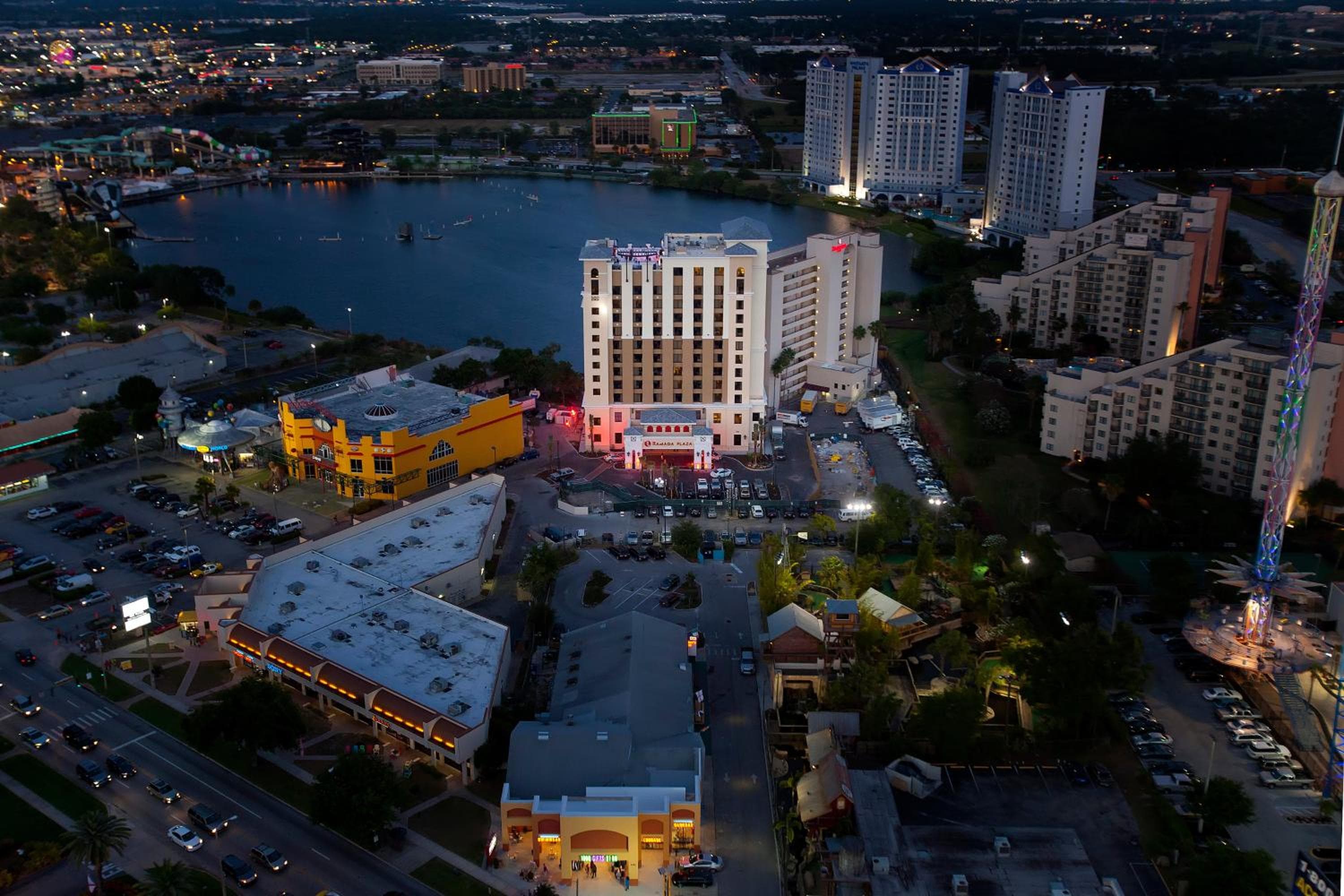 Ramada Plaza by Wyndham Orlando Resort & Suites Intl Drive - Newly Renovated!