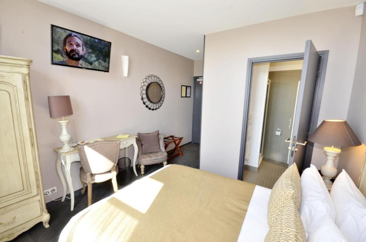 hotel room
