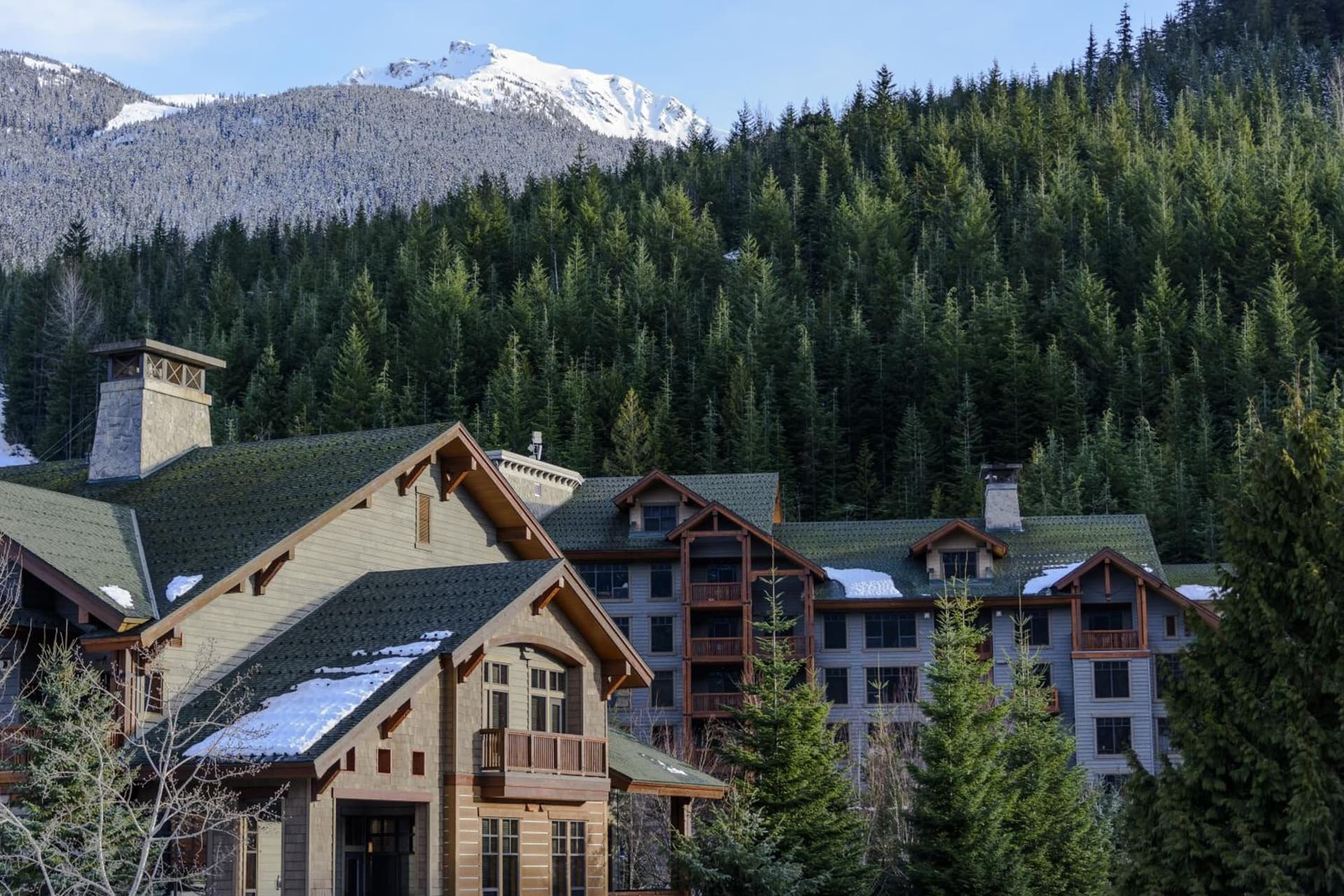 First Tracks Lodge, by Lodging Ovations