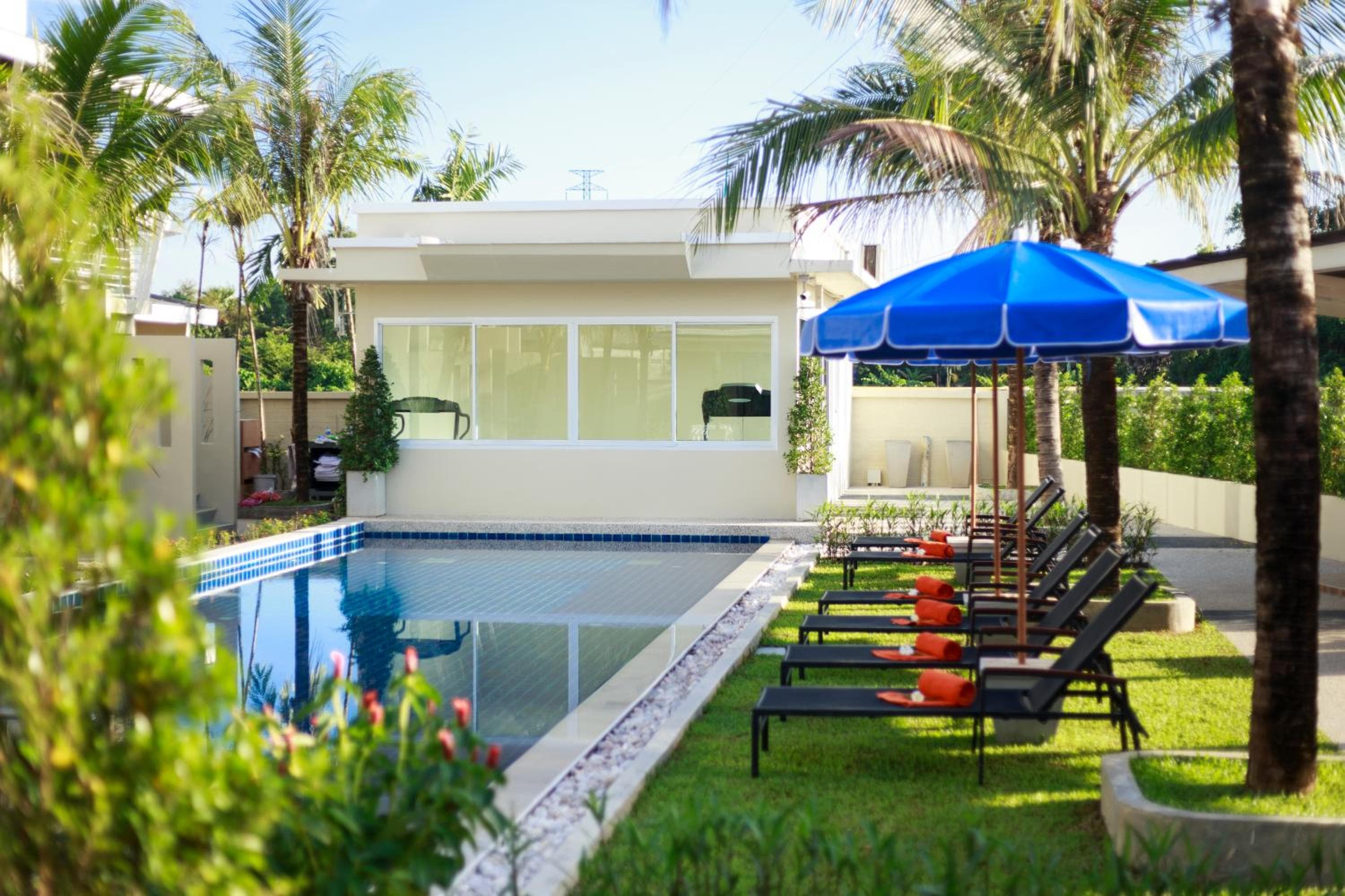 Impress Resort, Phuket - Free scheduled shuttle to Bang Tao Beach