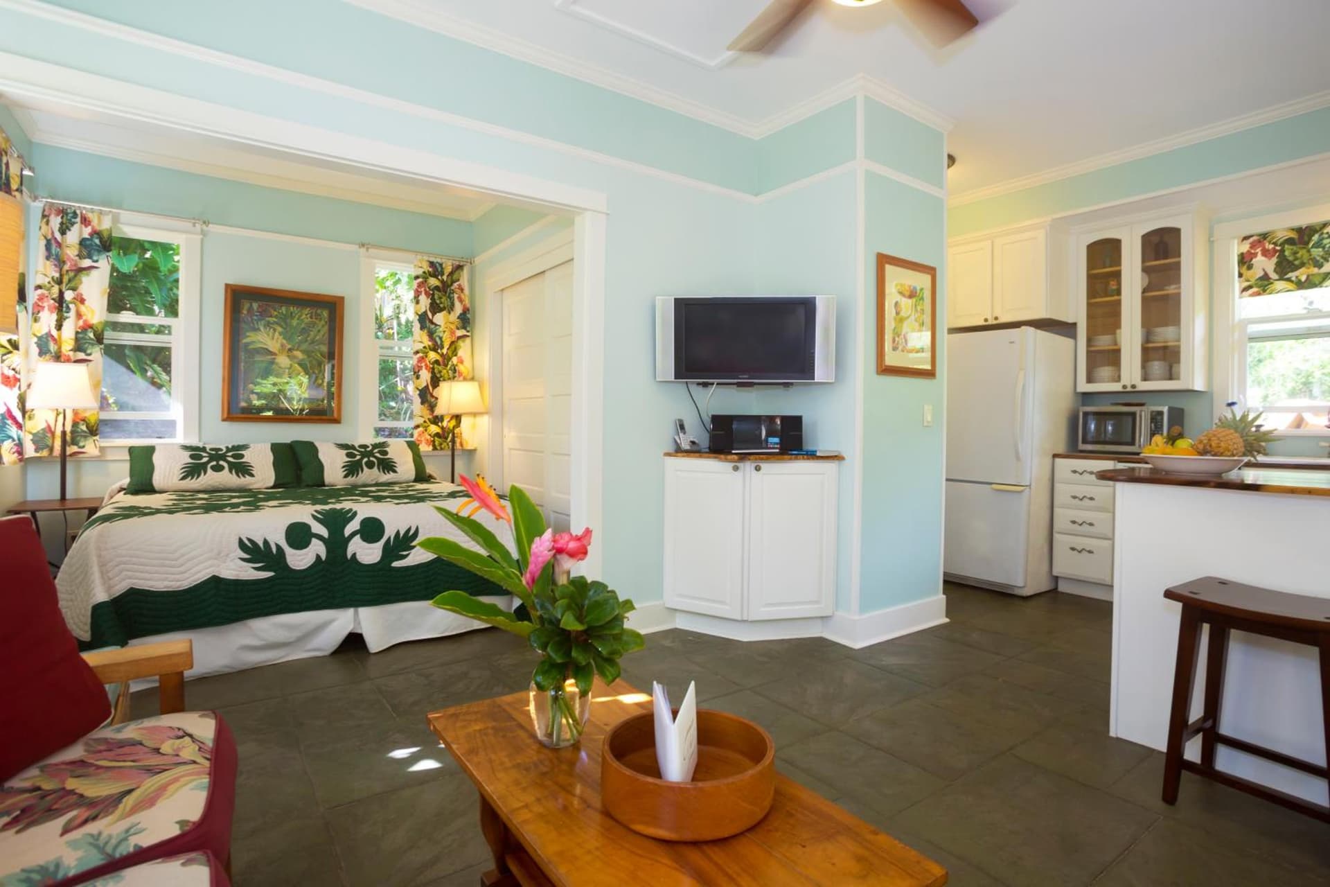 Iao Valley Inn