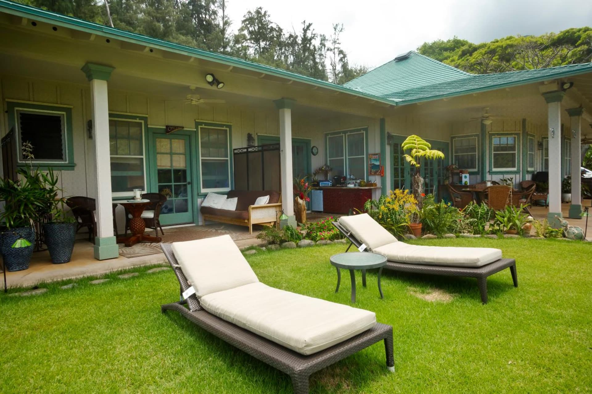 Iao Valley Inn