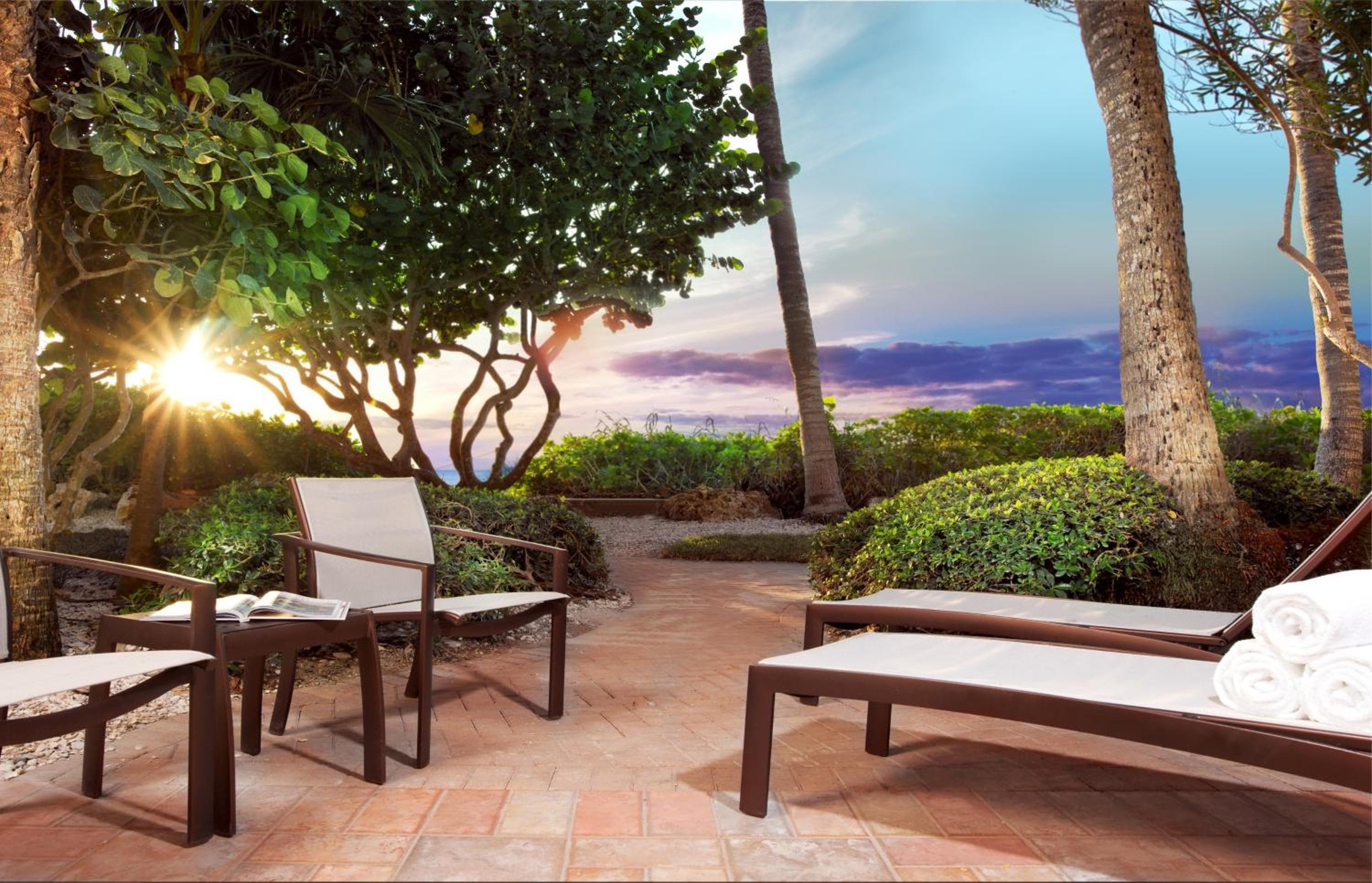 La Playa Beach & Golf Resort, a Noble House Resort