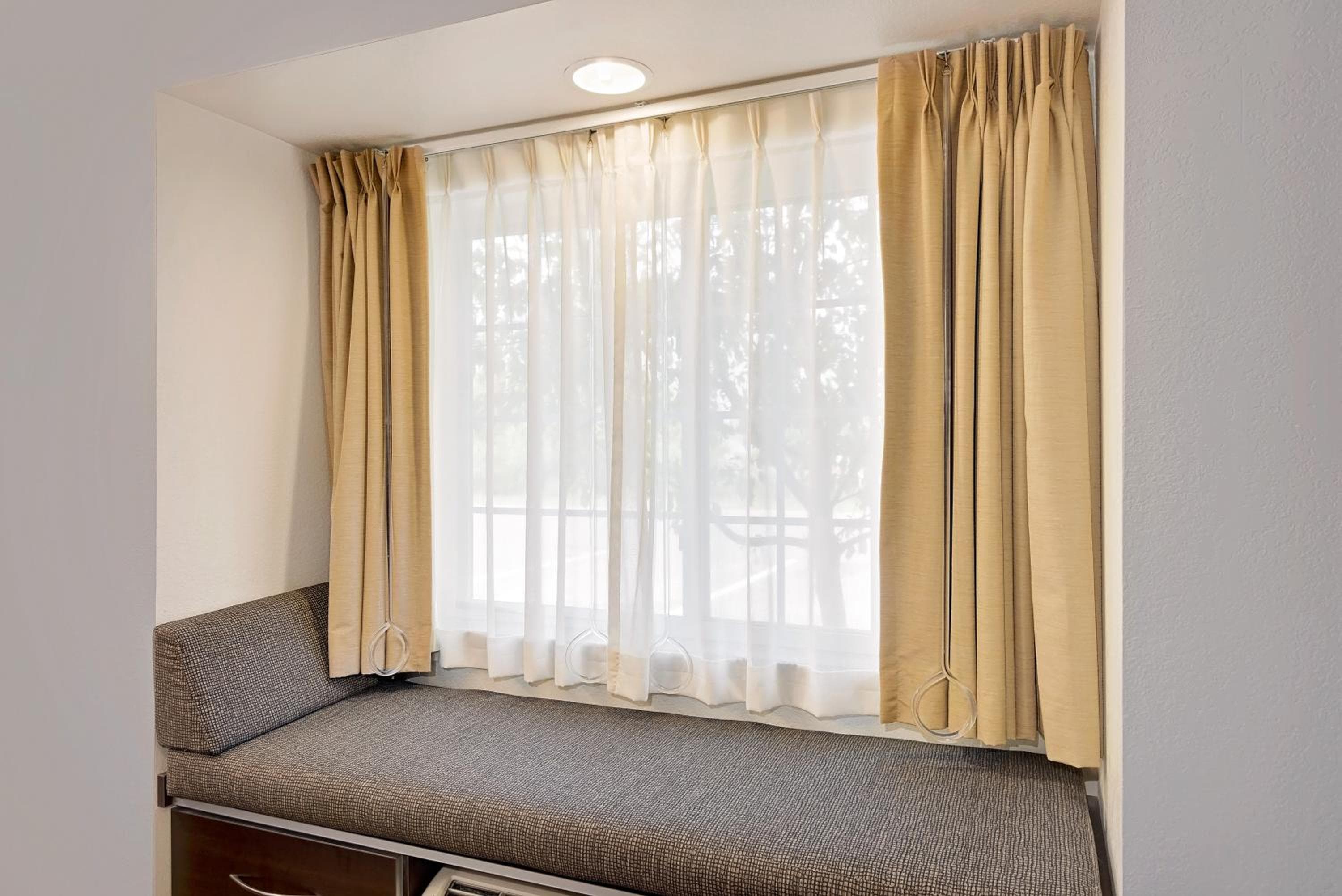 Microtel Inn and Suites by Wyndham - Geneva