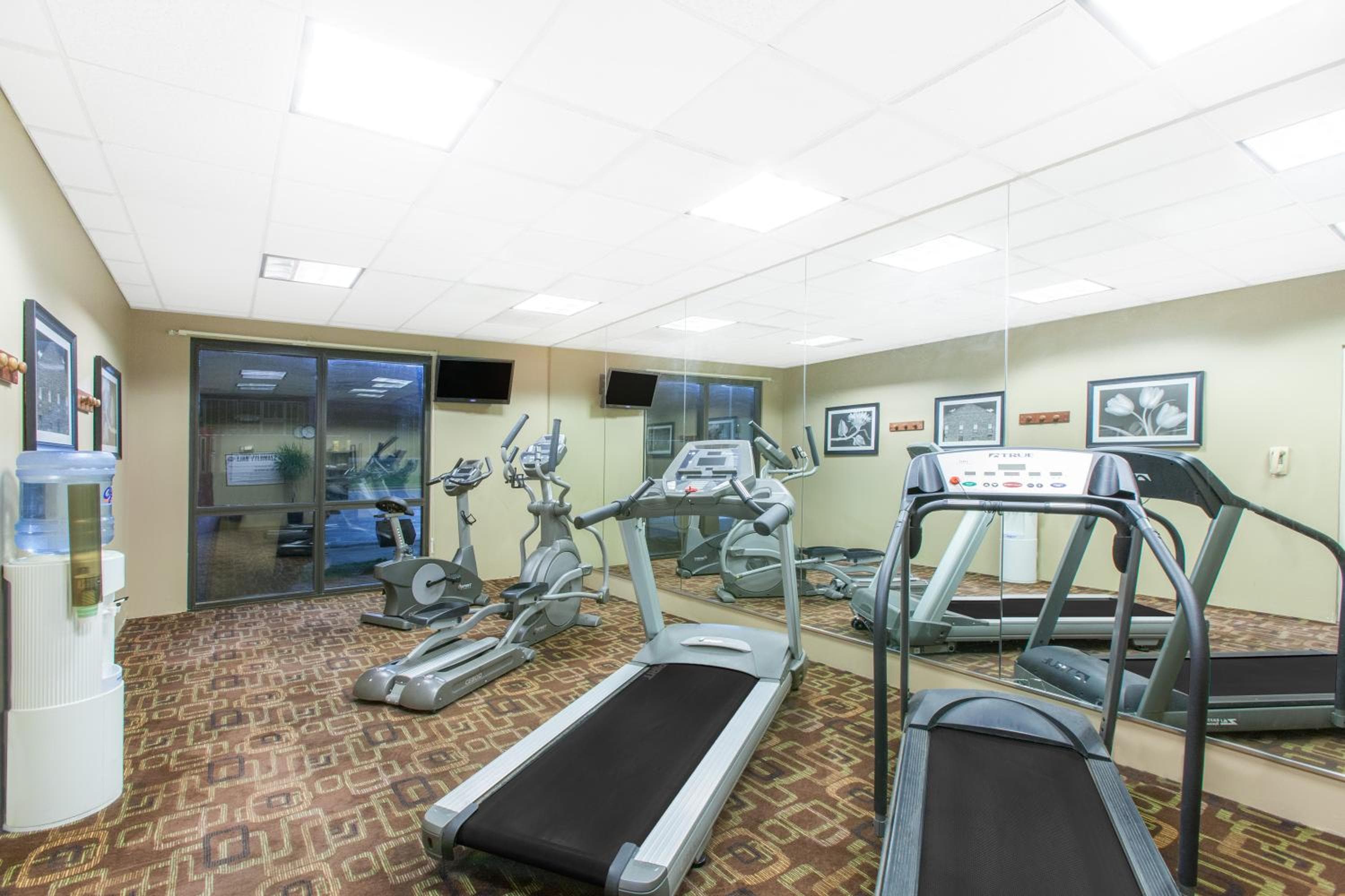 Hawthorn Suites Midwest City