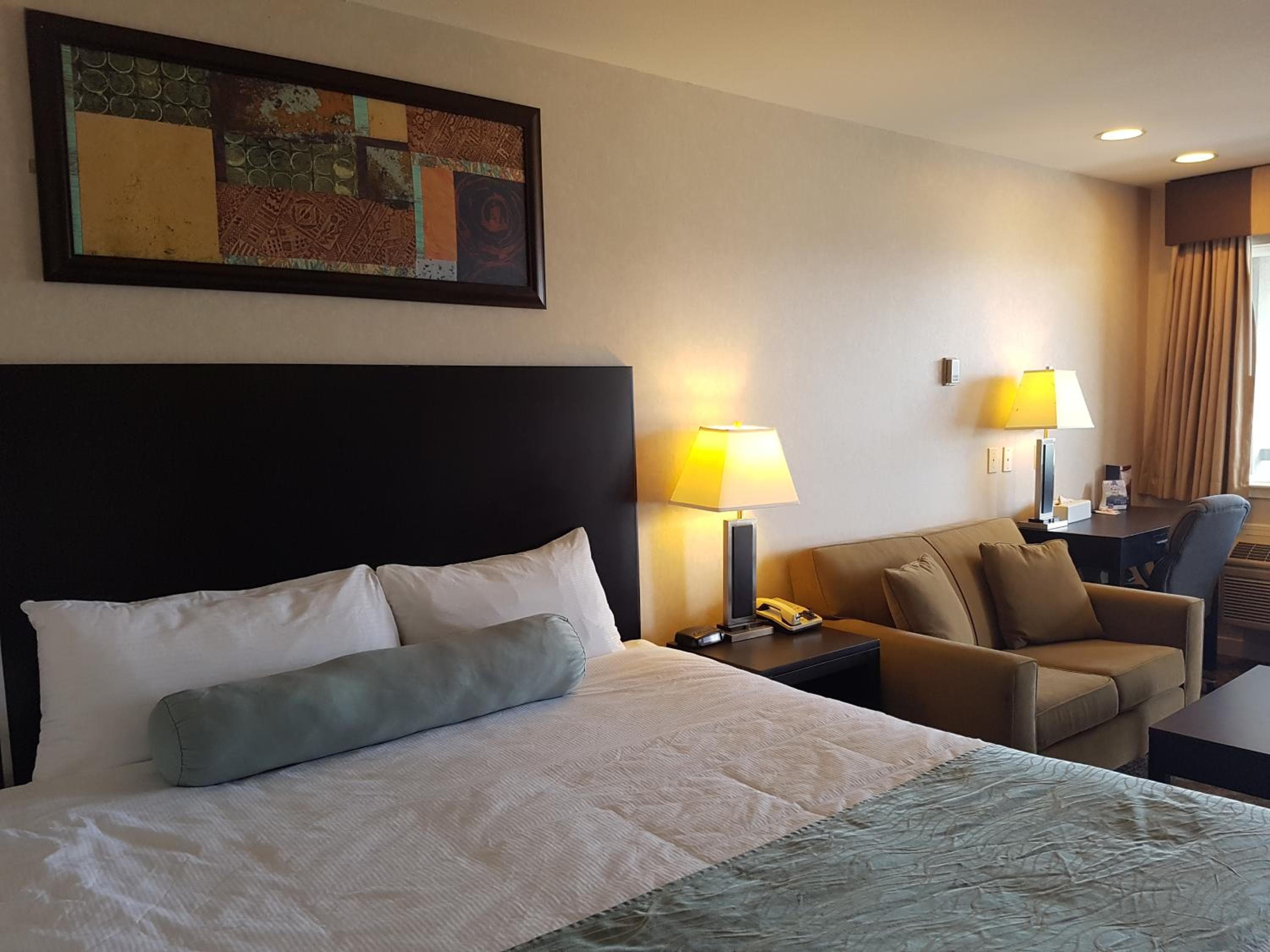Travelodge by Wyndham Kamloops Mountview