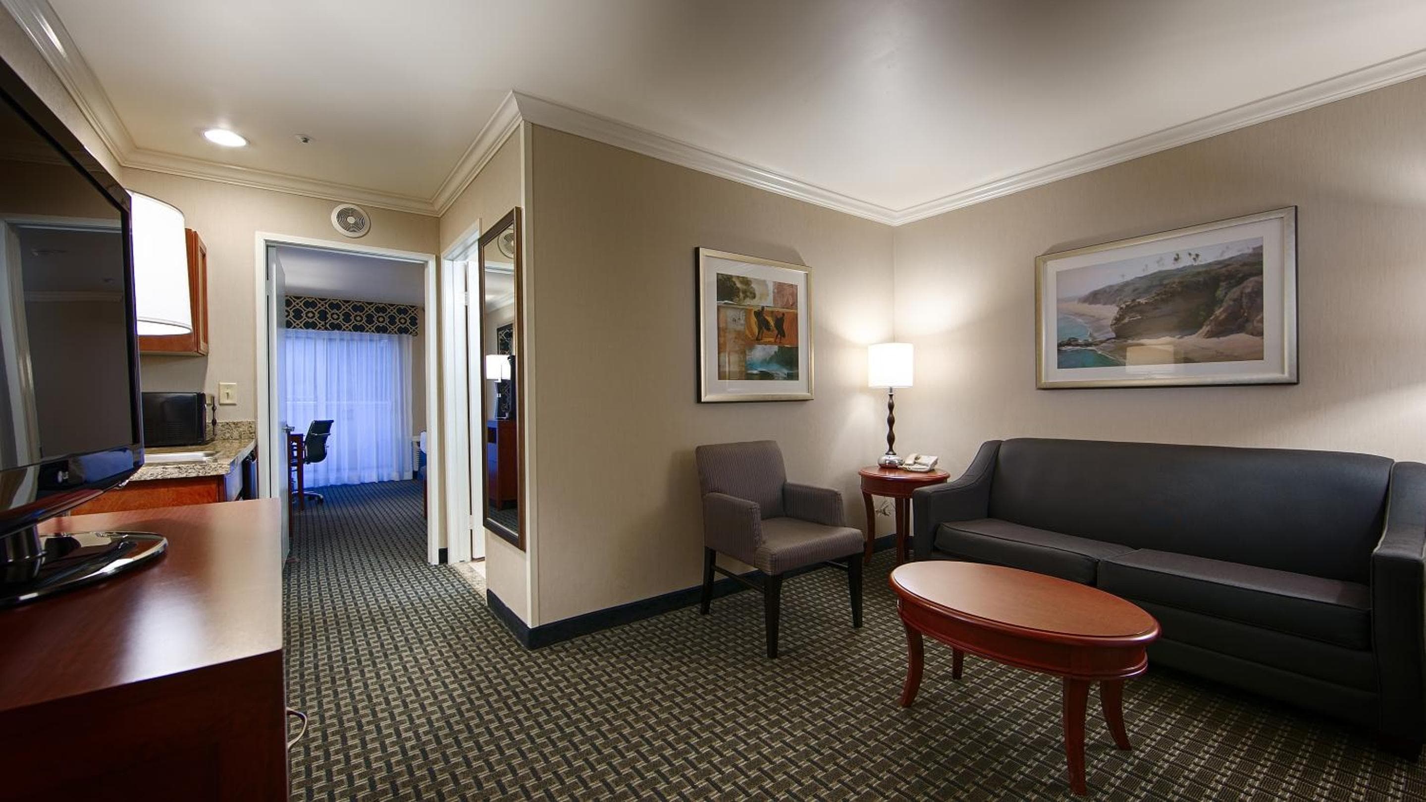 Best Western Plus Marina Shores Hotel