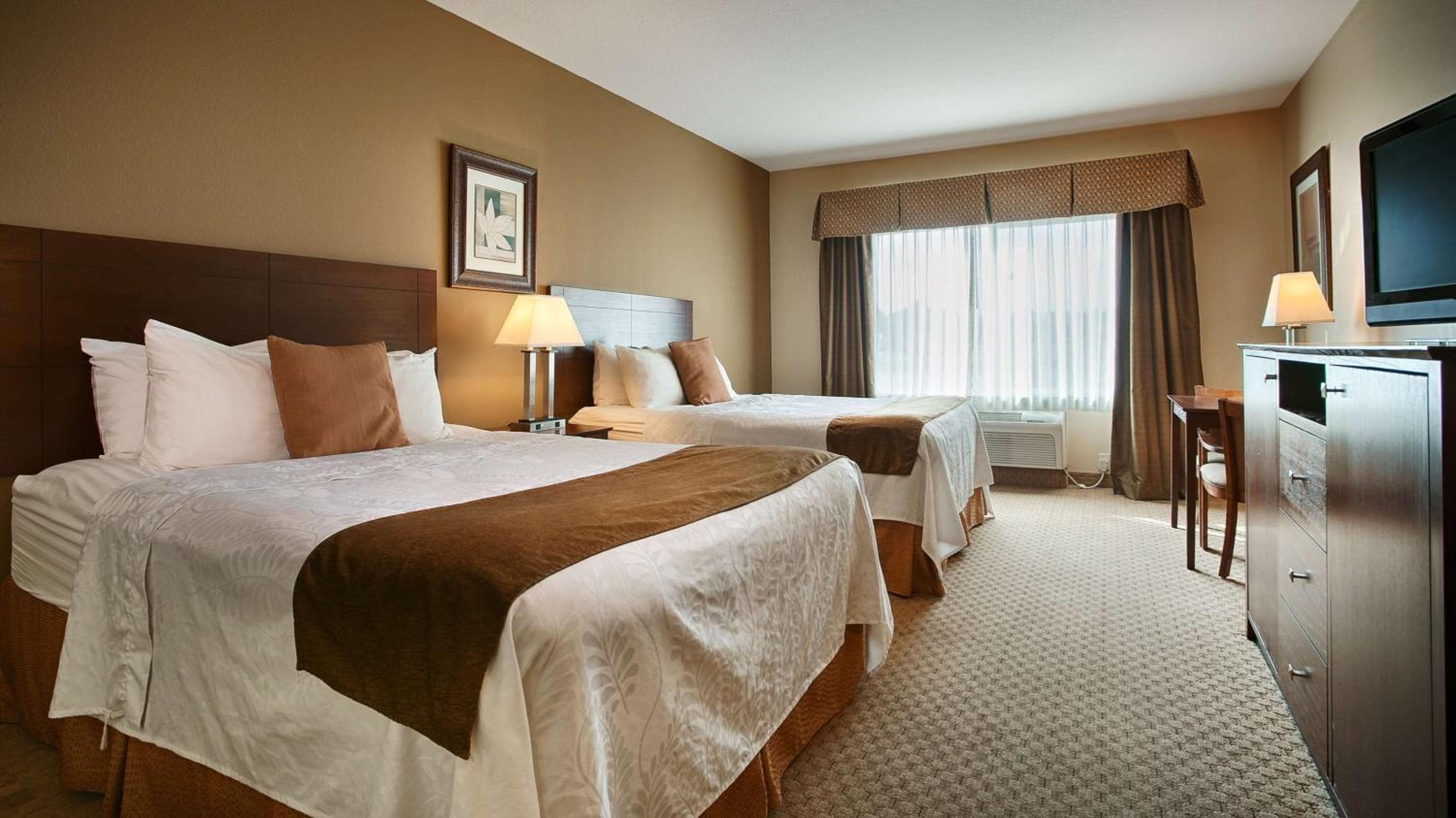 Best Western Plus Montezuma Inn and Suites