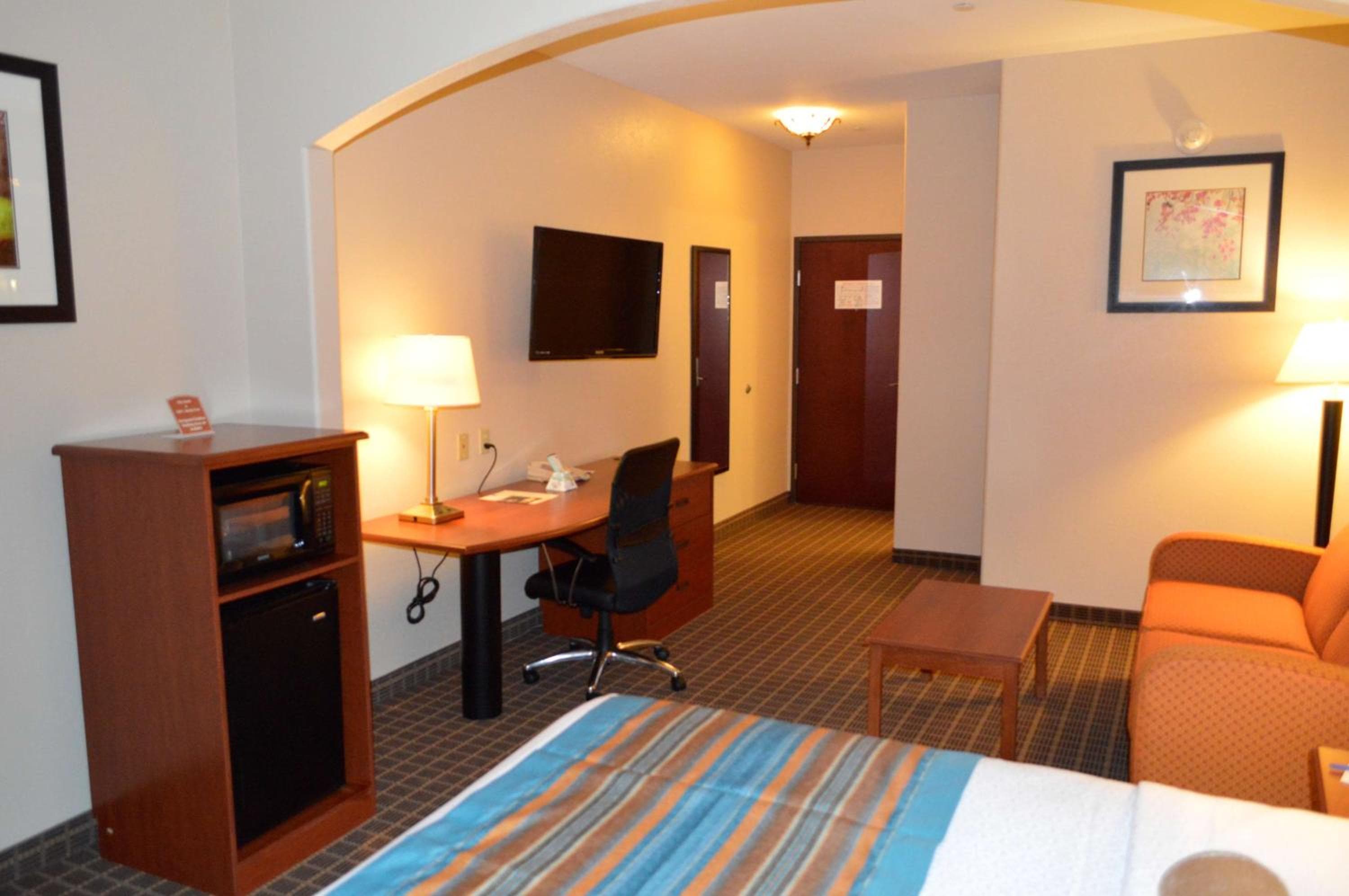 Best Western Orange Inn & Suites