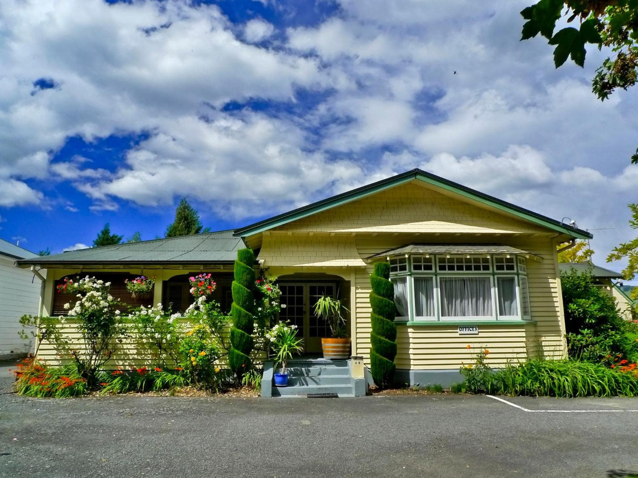 Glenalvon Lodge Motel