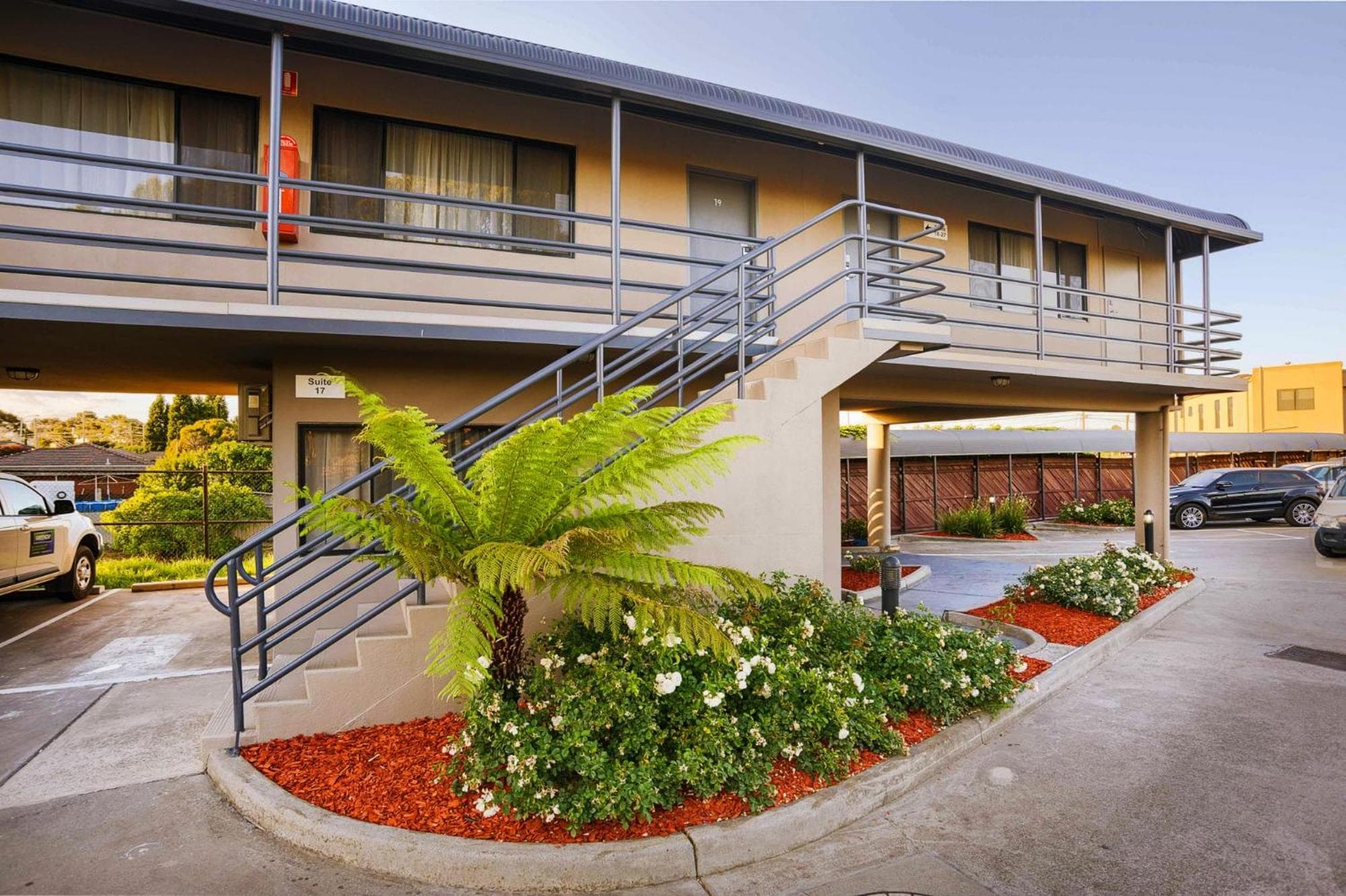 Mahoneys Motor Inn