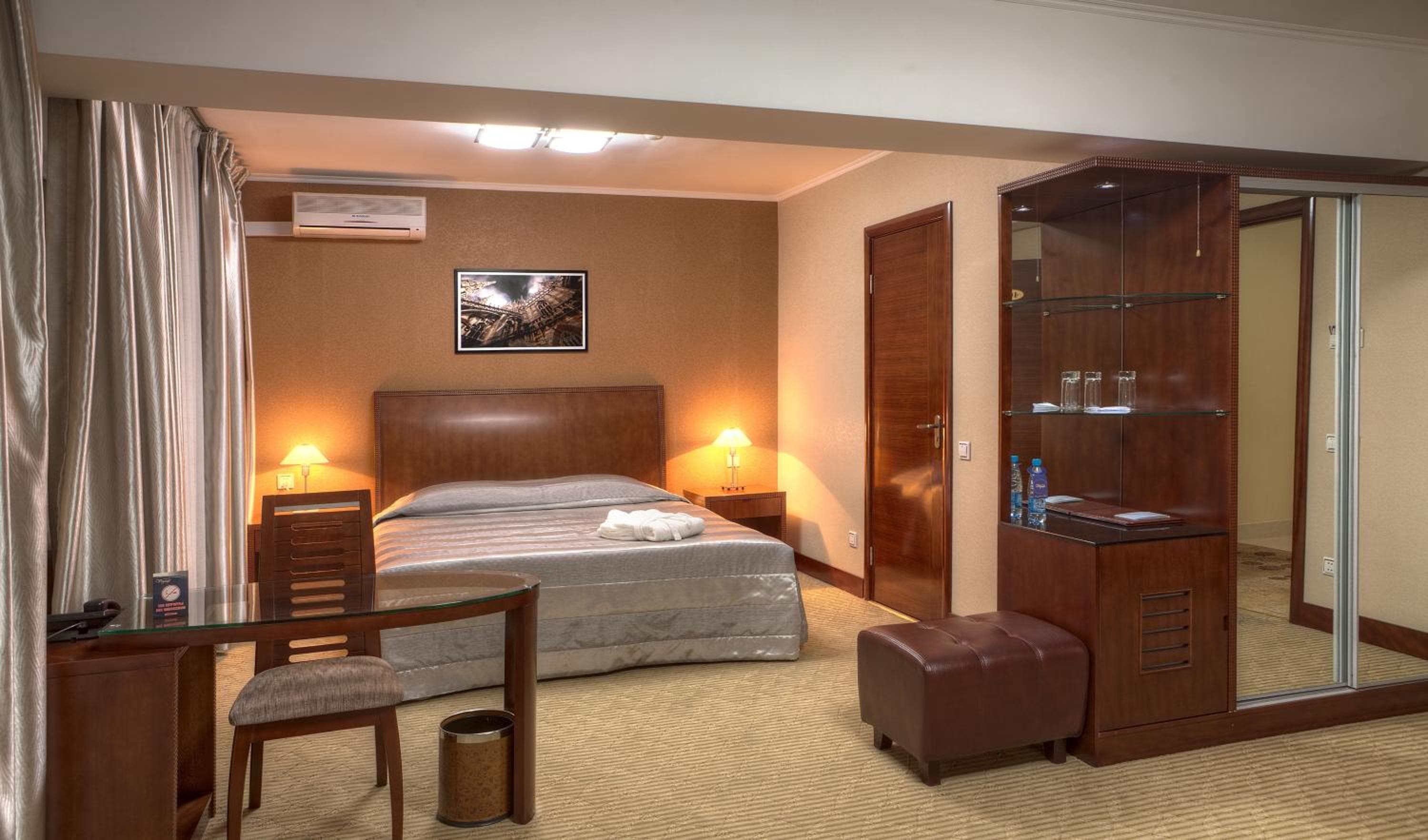 Voyage Hotel