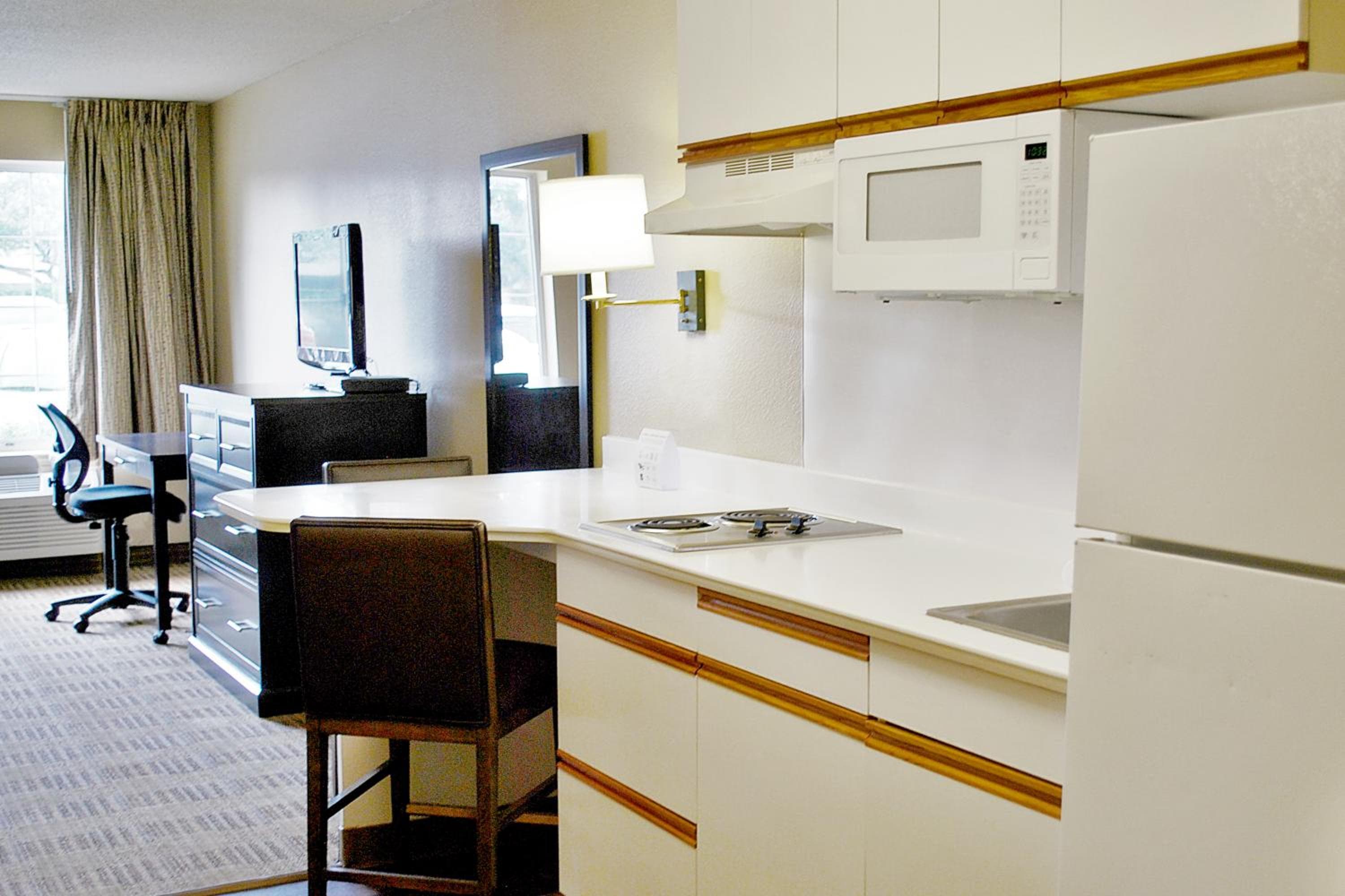Extended Stay America Select Suites - Chicago - Westmont - Oak Brook