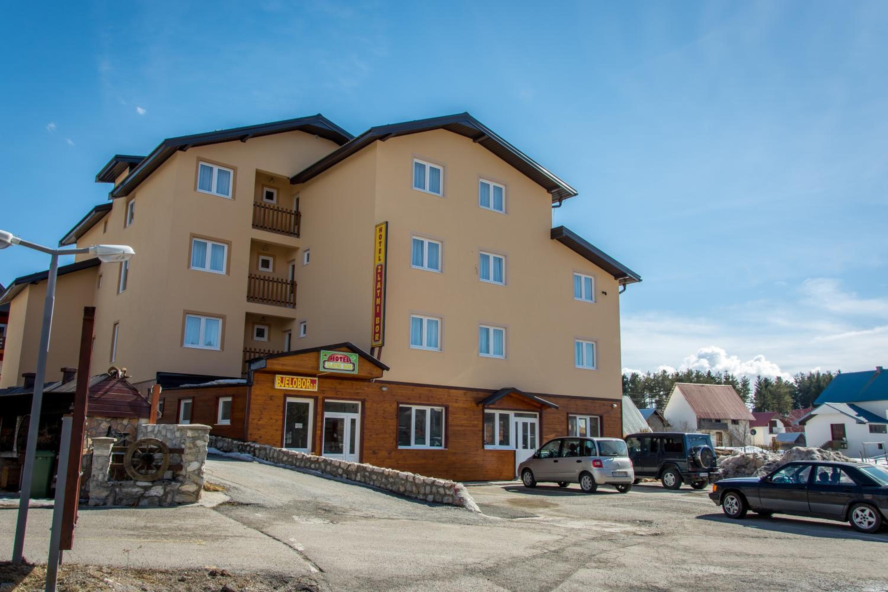 Hotel Zlatni bor