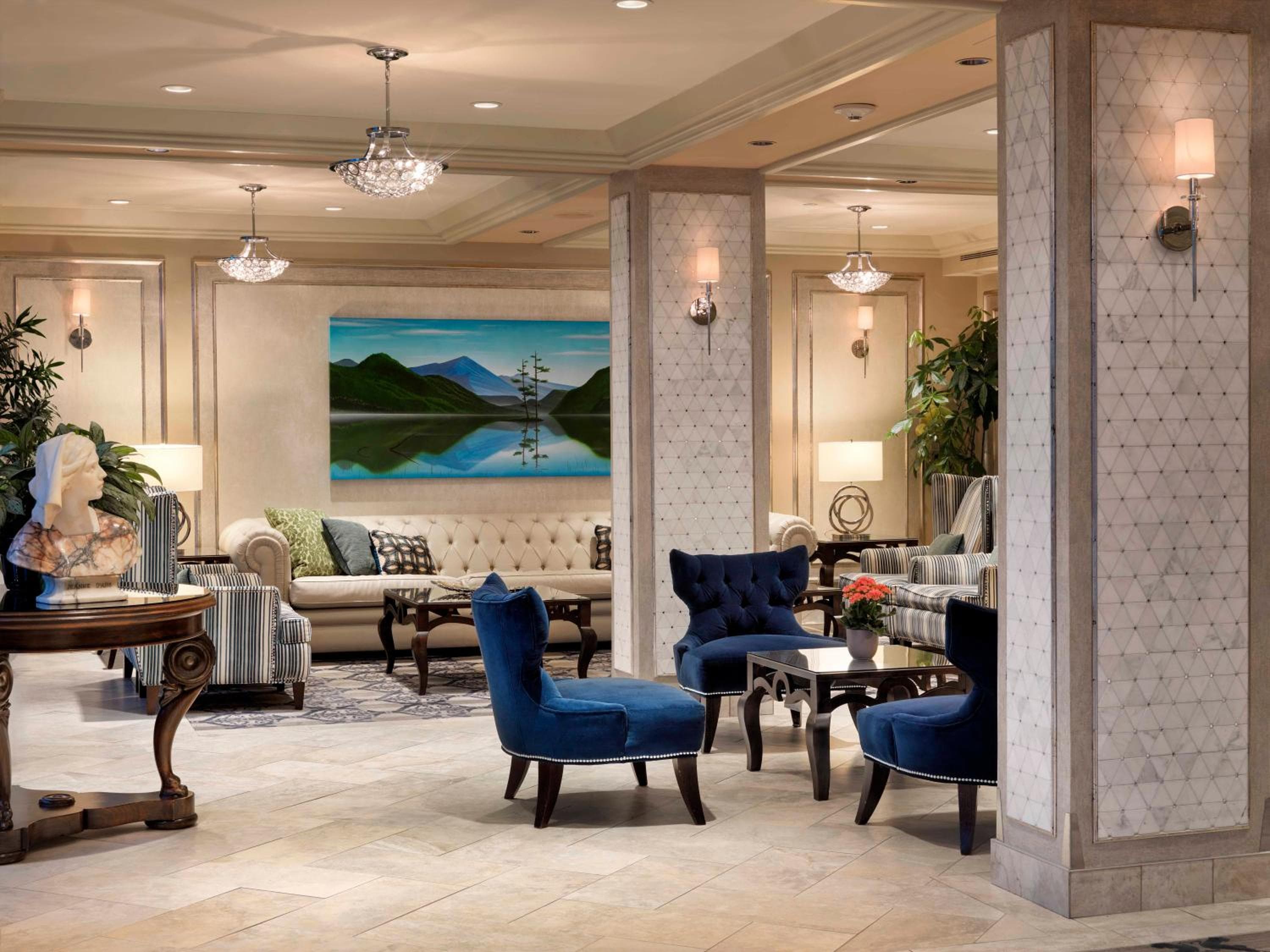 Chateau Victoria Hotel & Suites