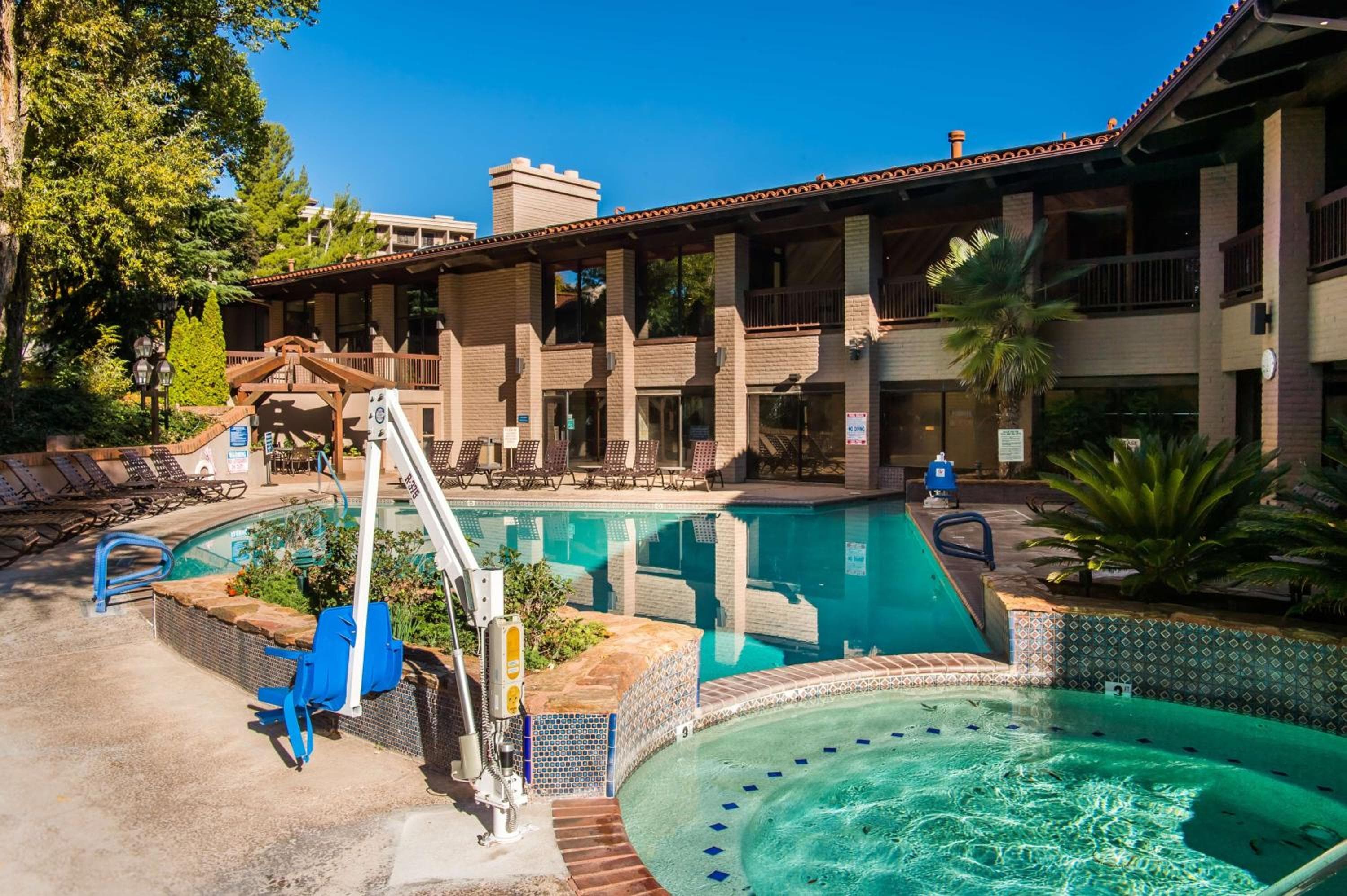 Best Western Plus Arroyo Roble Hotel & Creekside Villas
