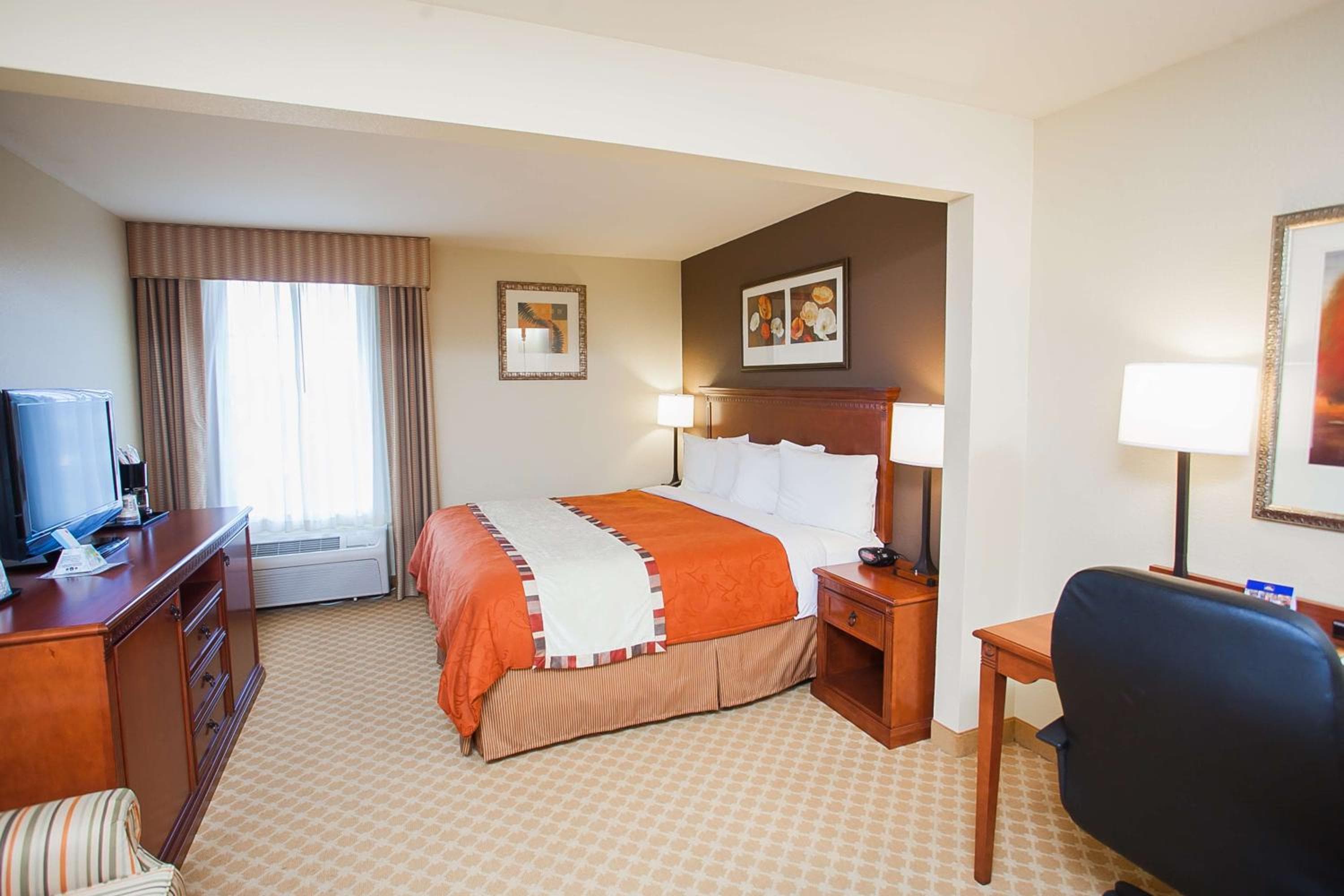 Best Western Plus Georgetown Inn & Suites