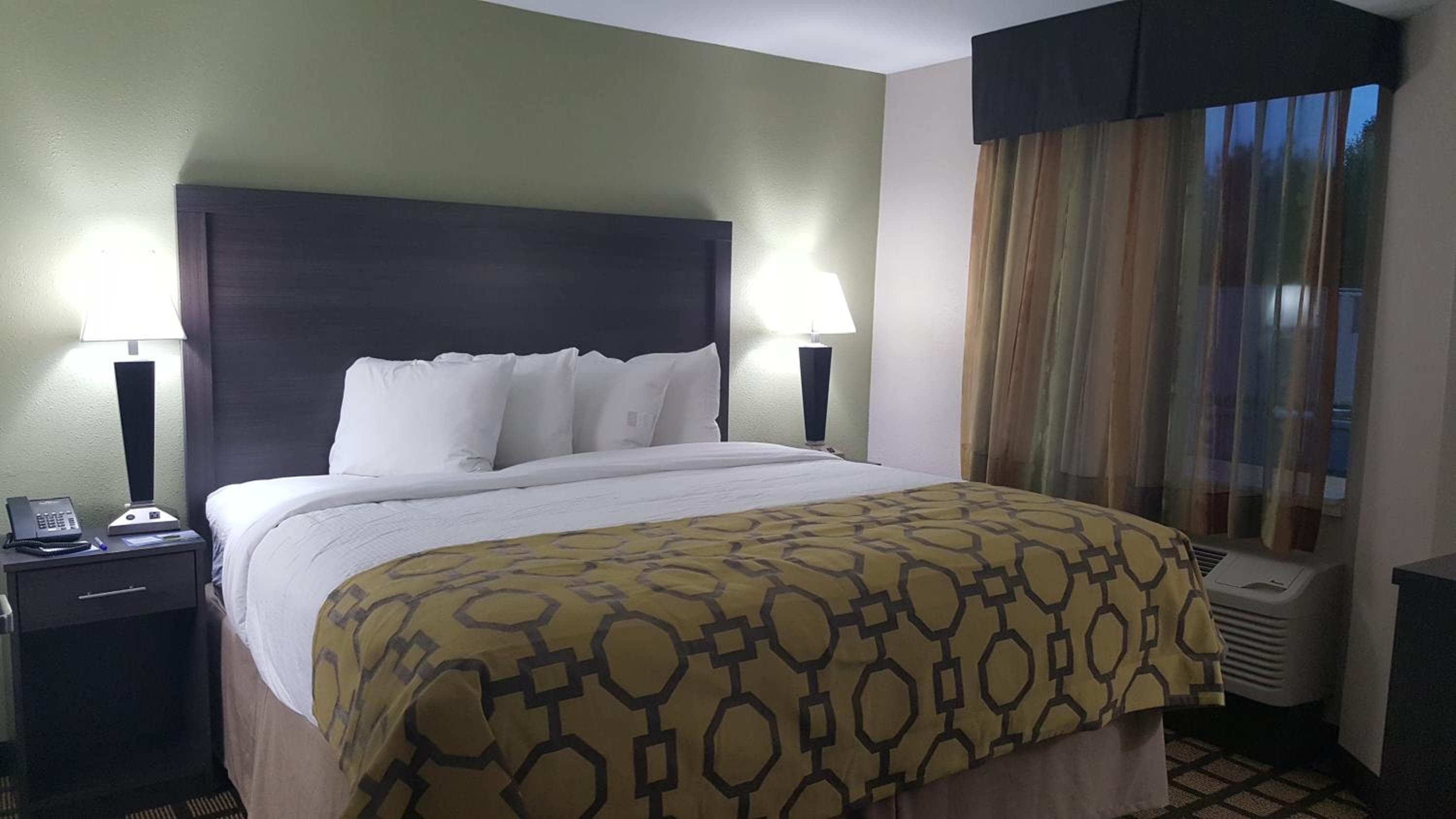 Baymont by Wyndham Clarksville