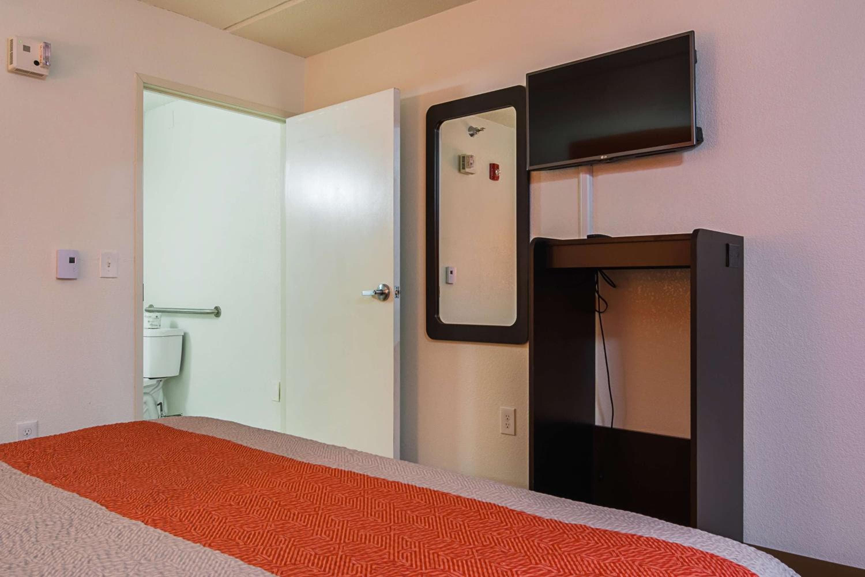 Motel 6-Tucker, GA - Atlanta Northeast