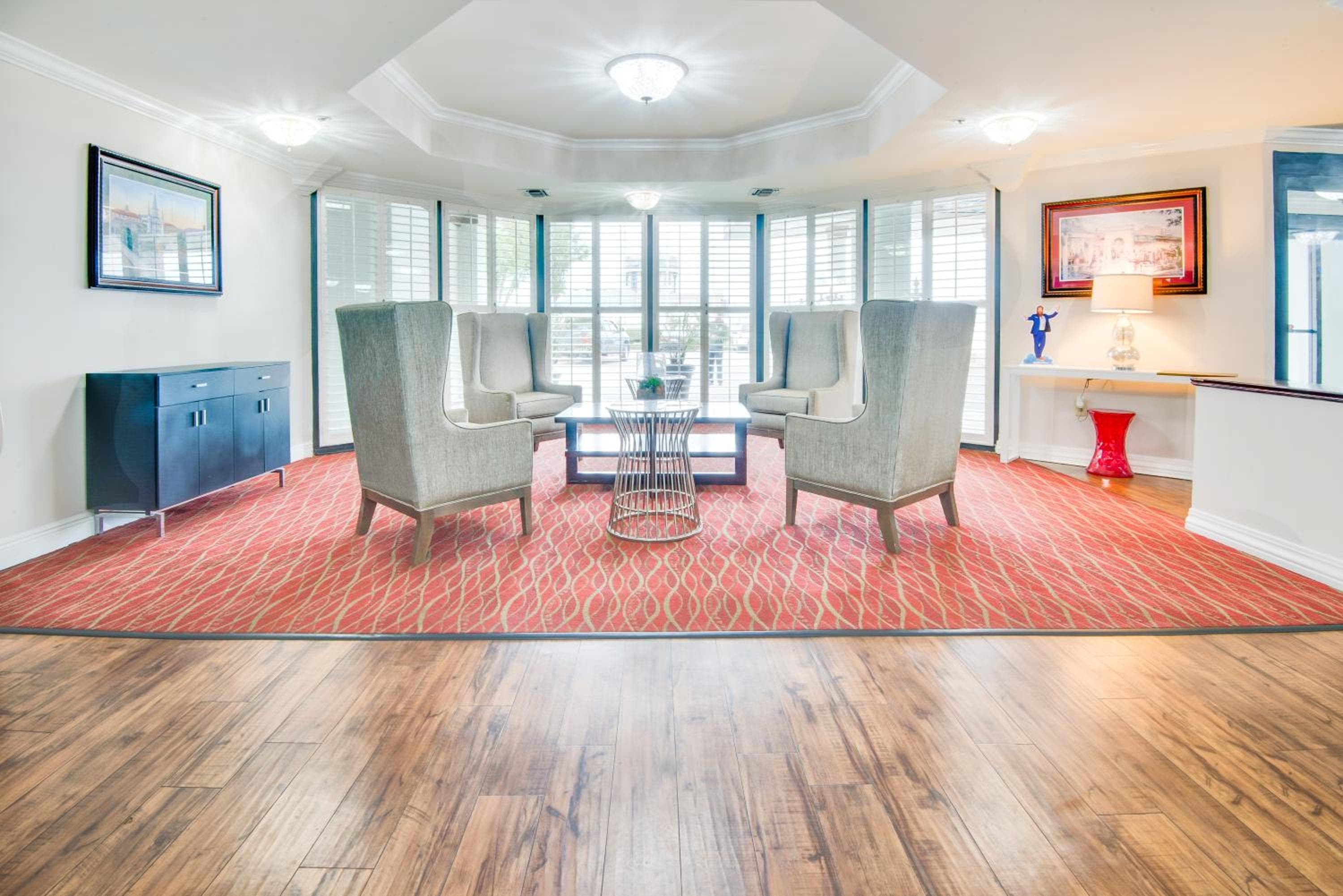 Clarion Hotel & Suites