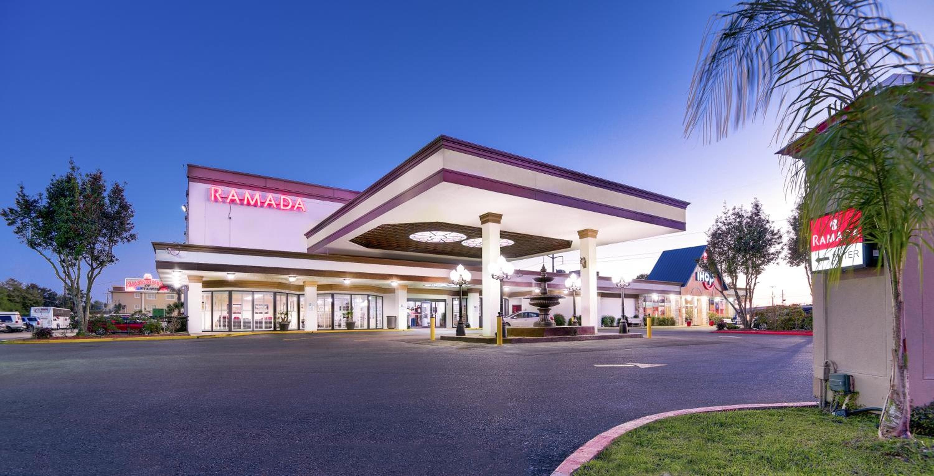 Clarion Hotel & Suites