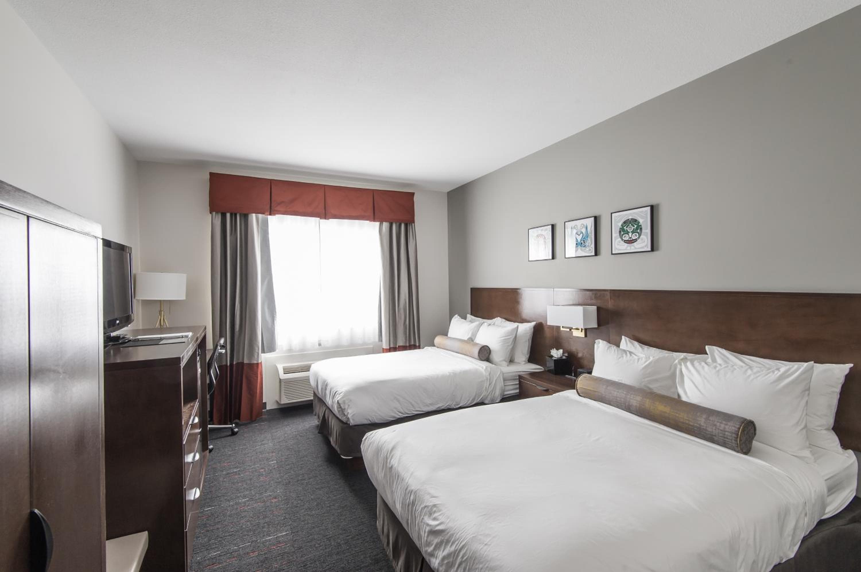 Edgewater Hotel