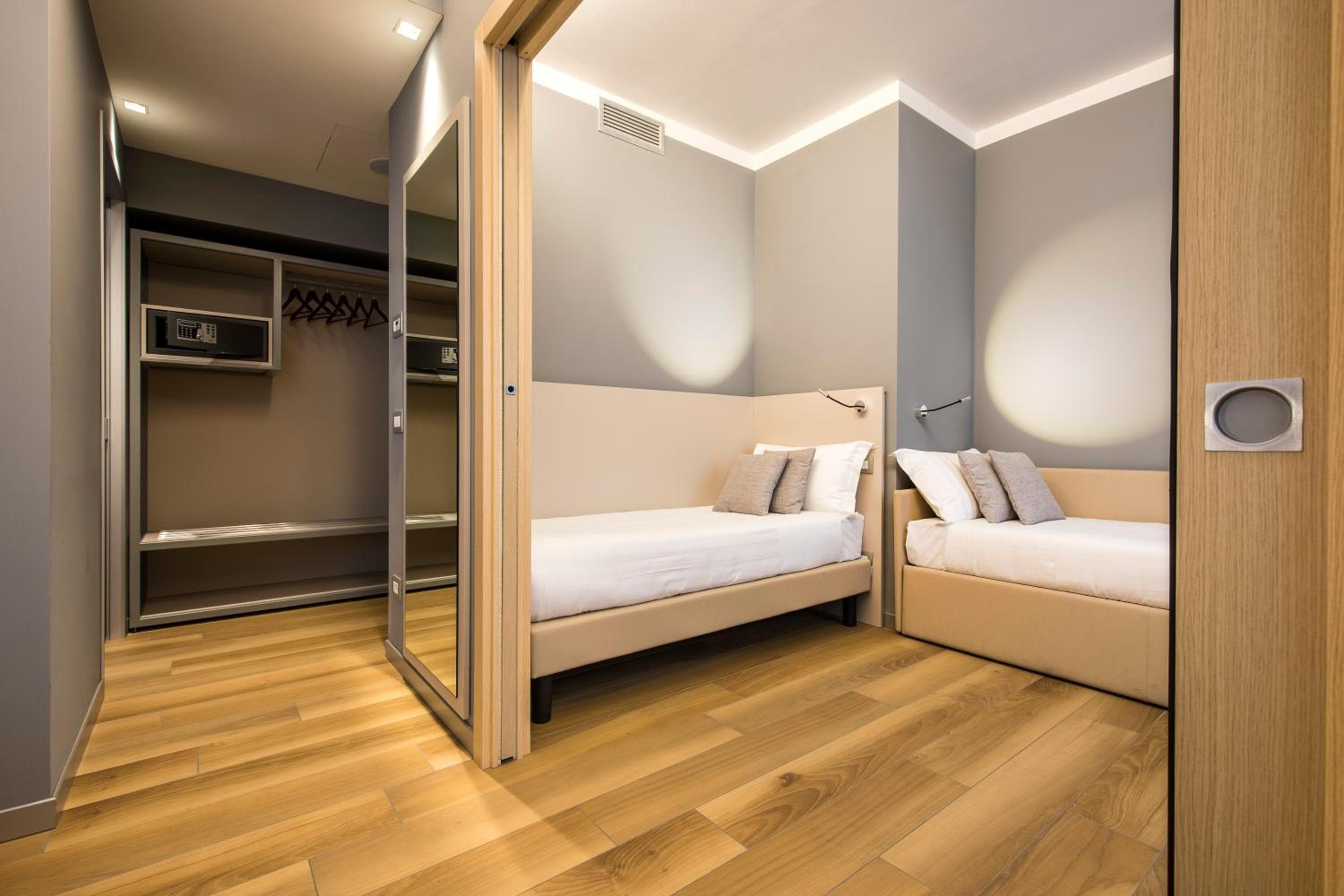 43 Station Hotel