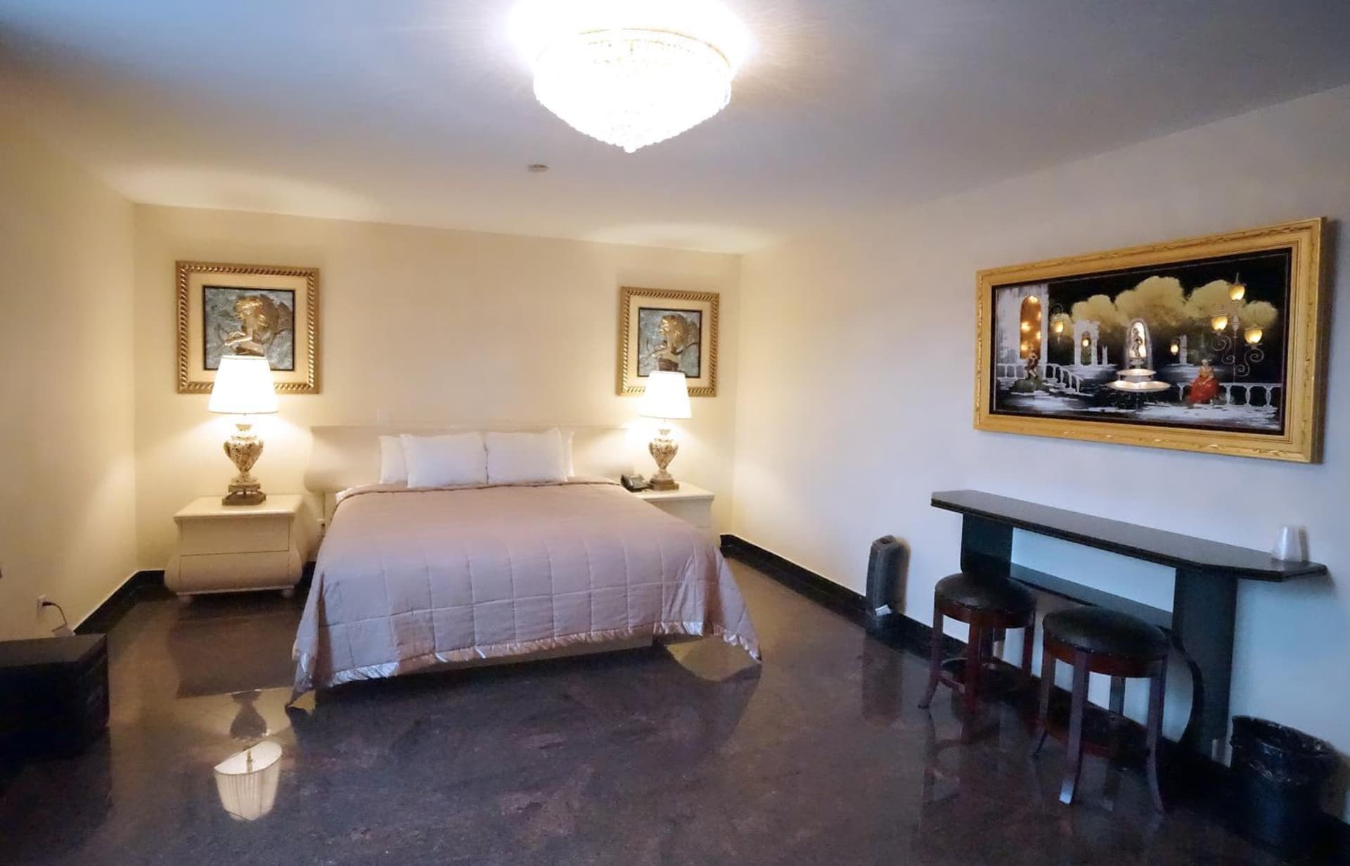Paris Suites Hotel