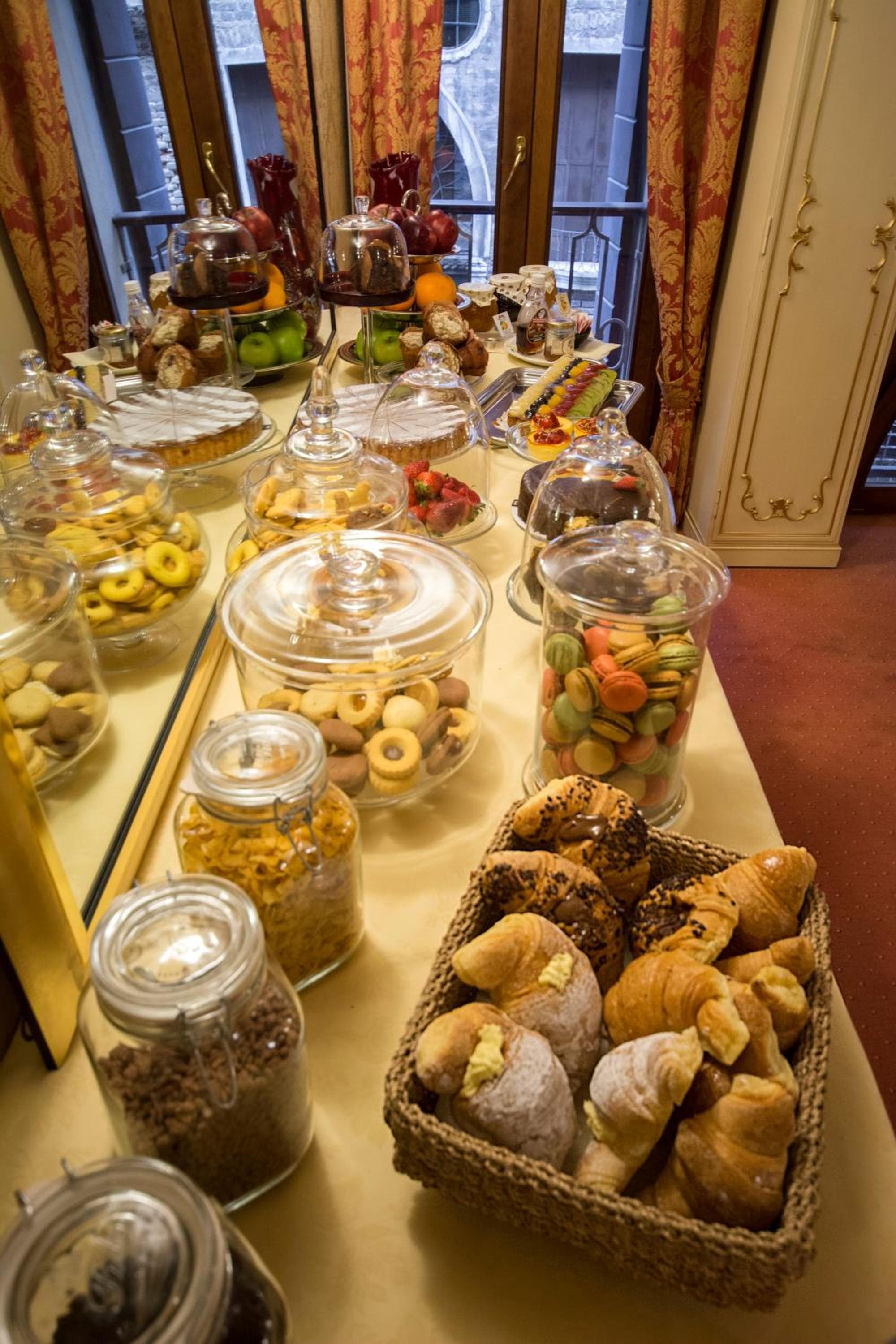 Hotel Becher