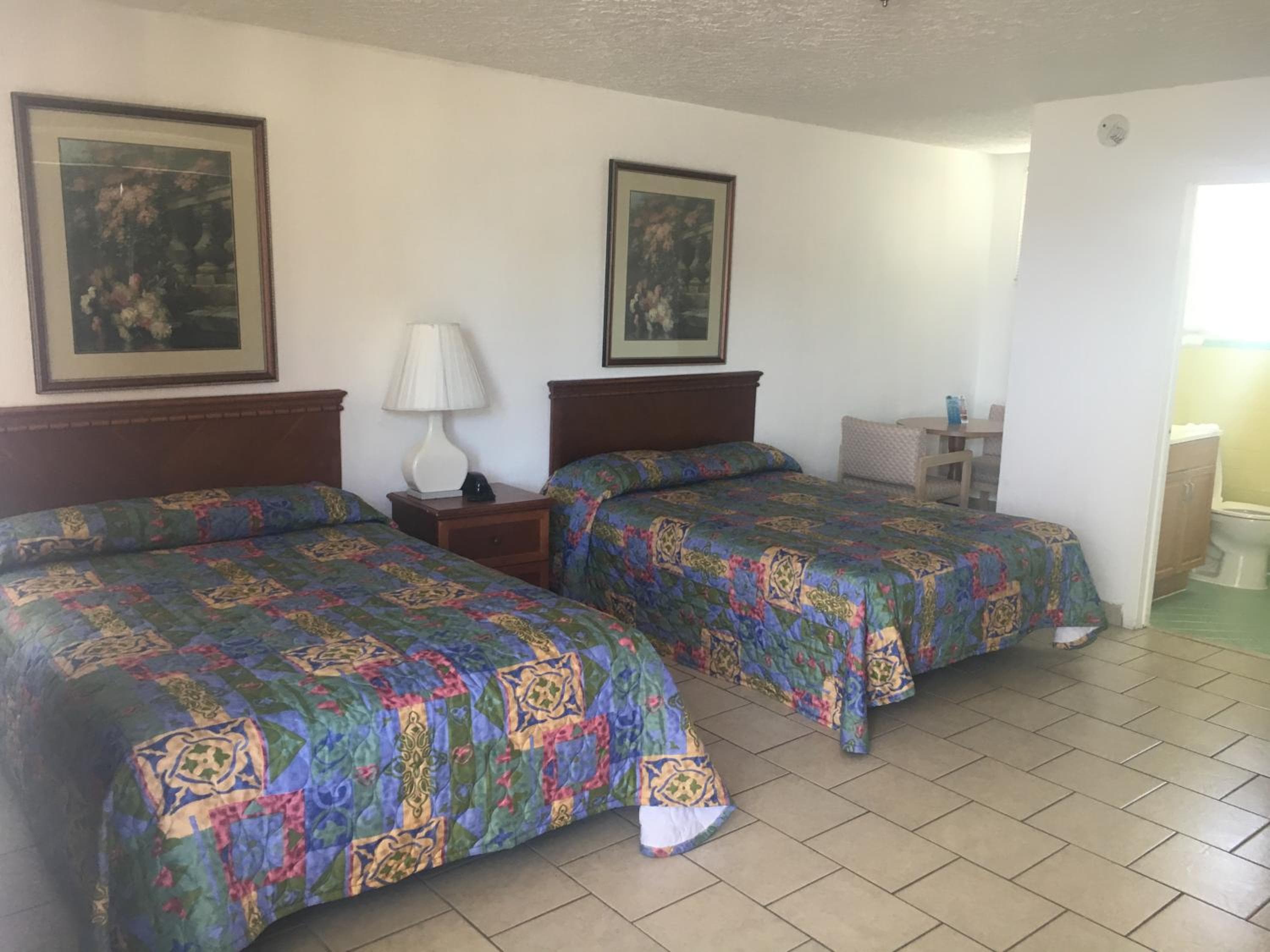 Skylark Resort Motel