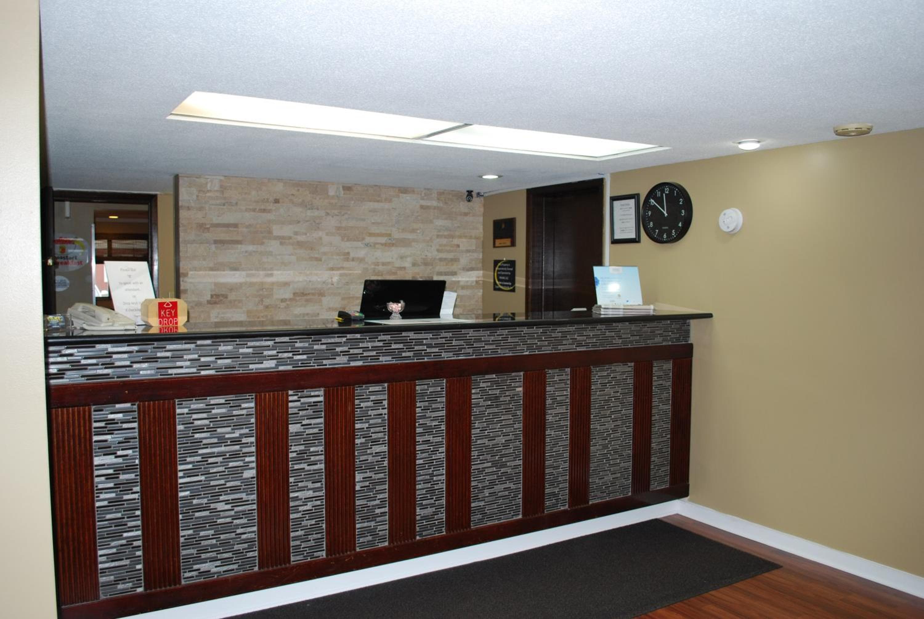 Super 8 by Wyndham Eau Claire WI