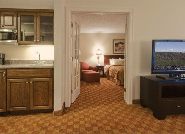 Ann Arbor Regent Hotel and Suites