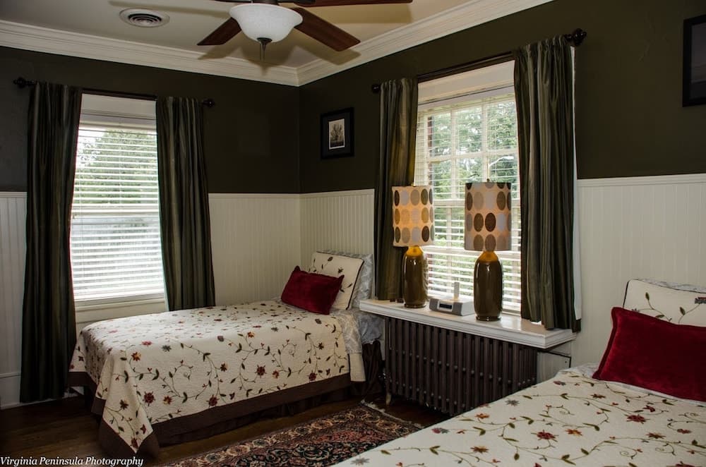 Williamsburg Manor B&B