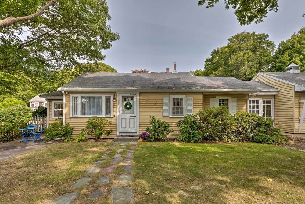 Walk to Monument Beach: Cape Cod Cottage w/ Grill